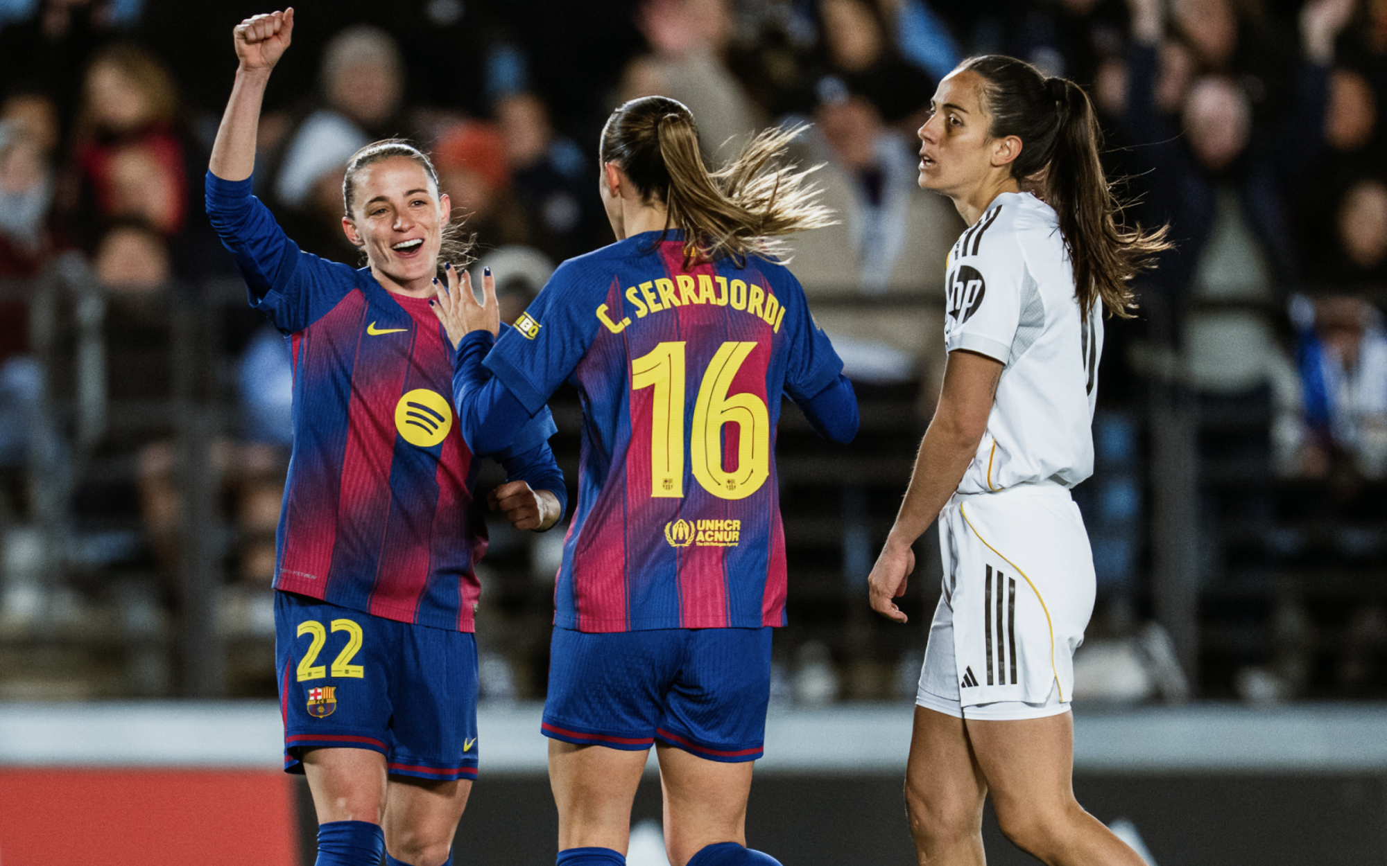 Barcelona đè bẹp Real Madrid "El Clasico", tiến sát ngôi vô địch nữ Liga