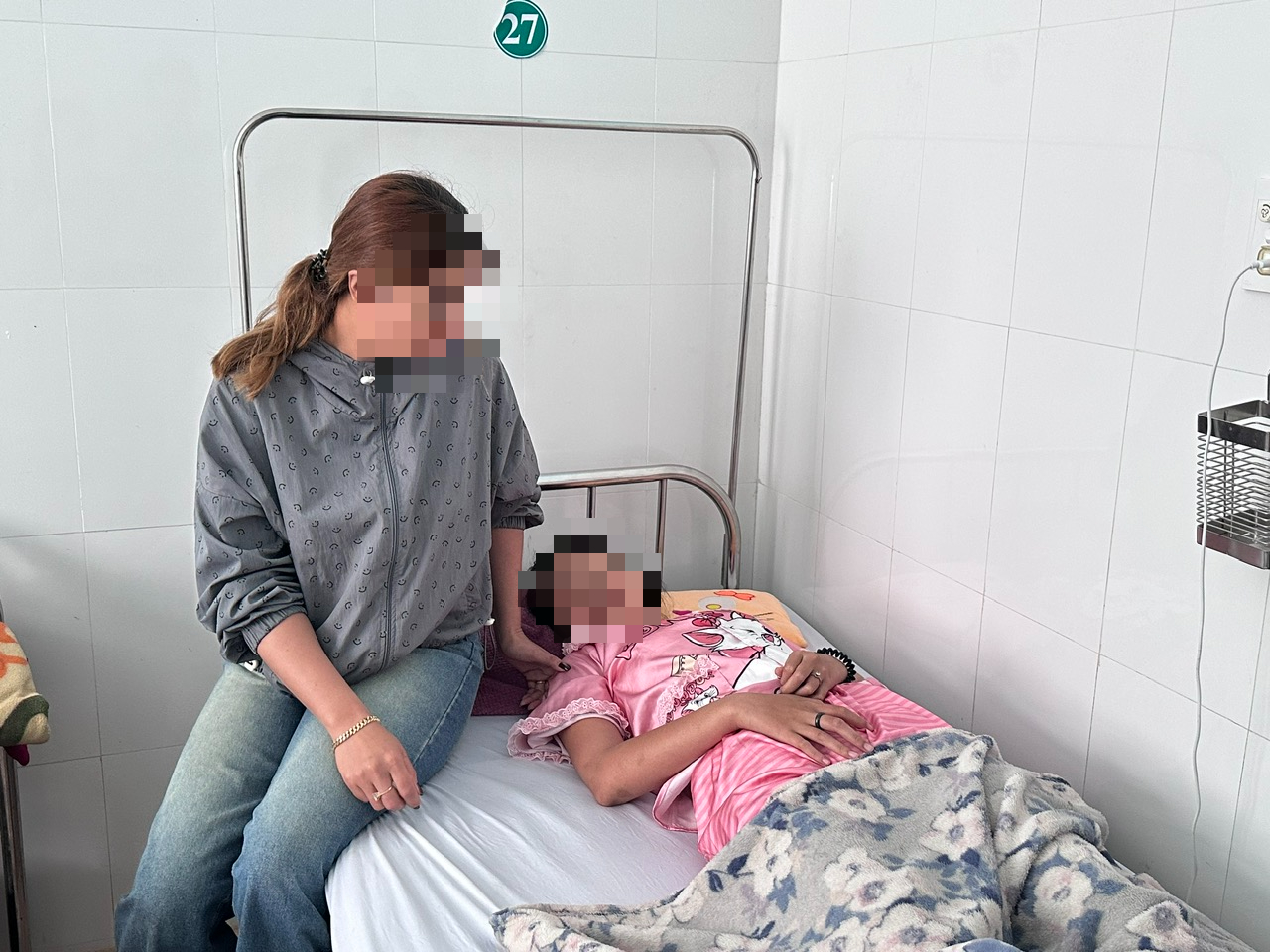 Nữ sinh lớp 7 gãy xương sườn nghi do bạn học đánh: Thực trạng bạo lực học đường 2026 - Ảnh 2.