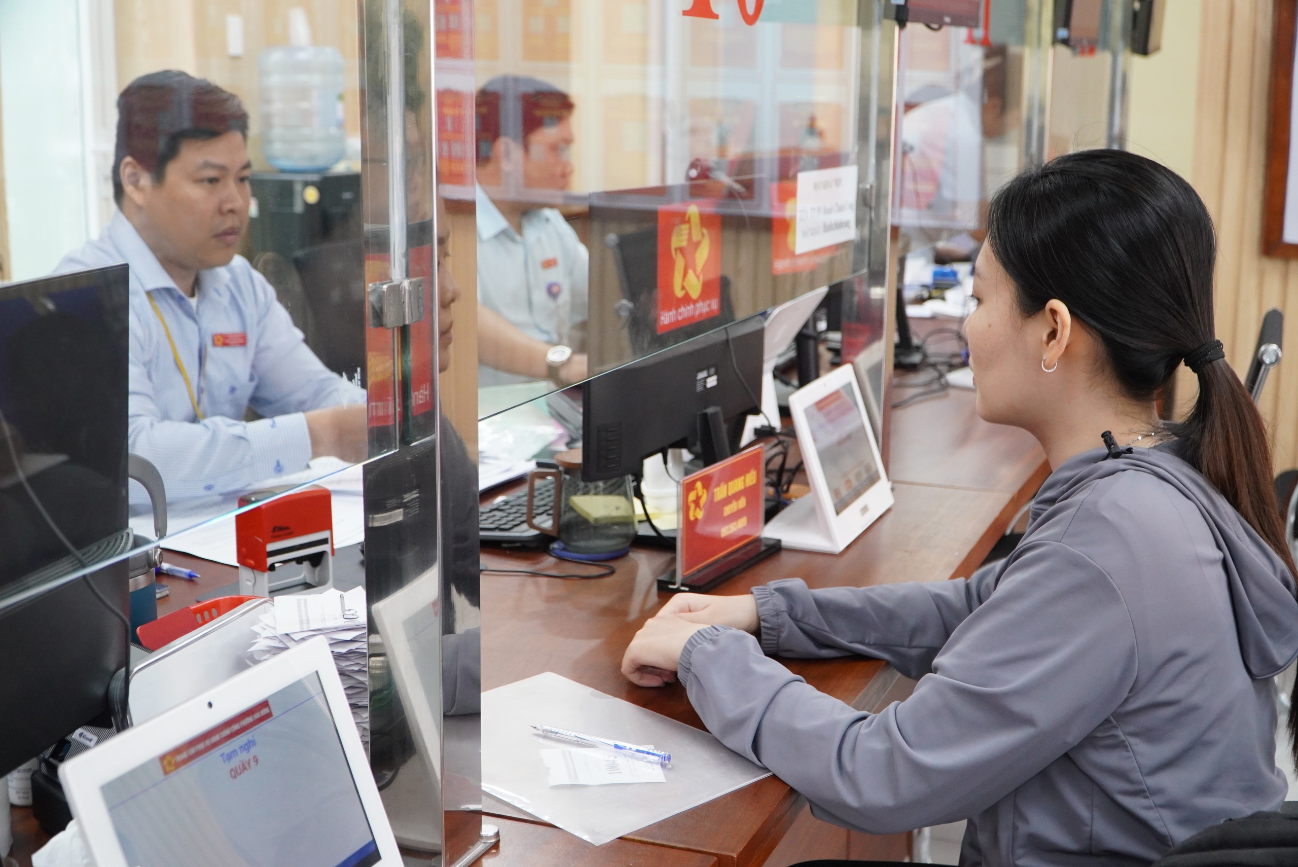 TPHCM kiểm tra c&ocirc;ng t&aacute;c kiểm so&aacute;t thủ tục h&agrave;nh ch&iacute;nh tại 29 x&atilde;, phường - Ảnh 1.