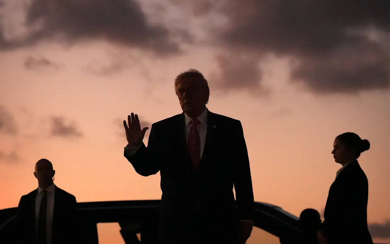 Tổng thống Donald Trump nói về chuyện lấy dầu Iran