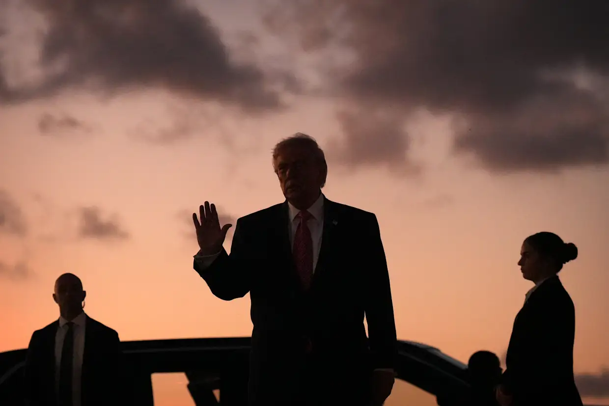 Tổng thống Trump nói có thể “lấy dầu Iran”, cân nhắc kiểm soát đảo Kharg - Ảnh 1.