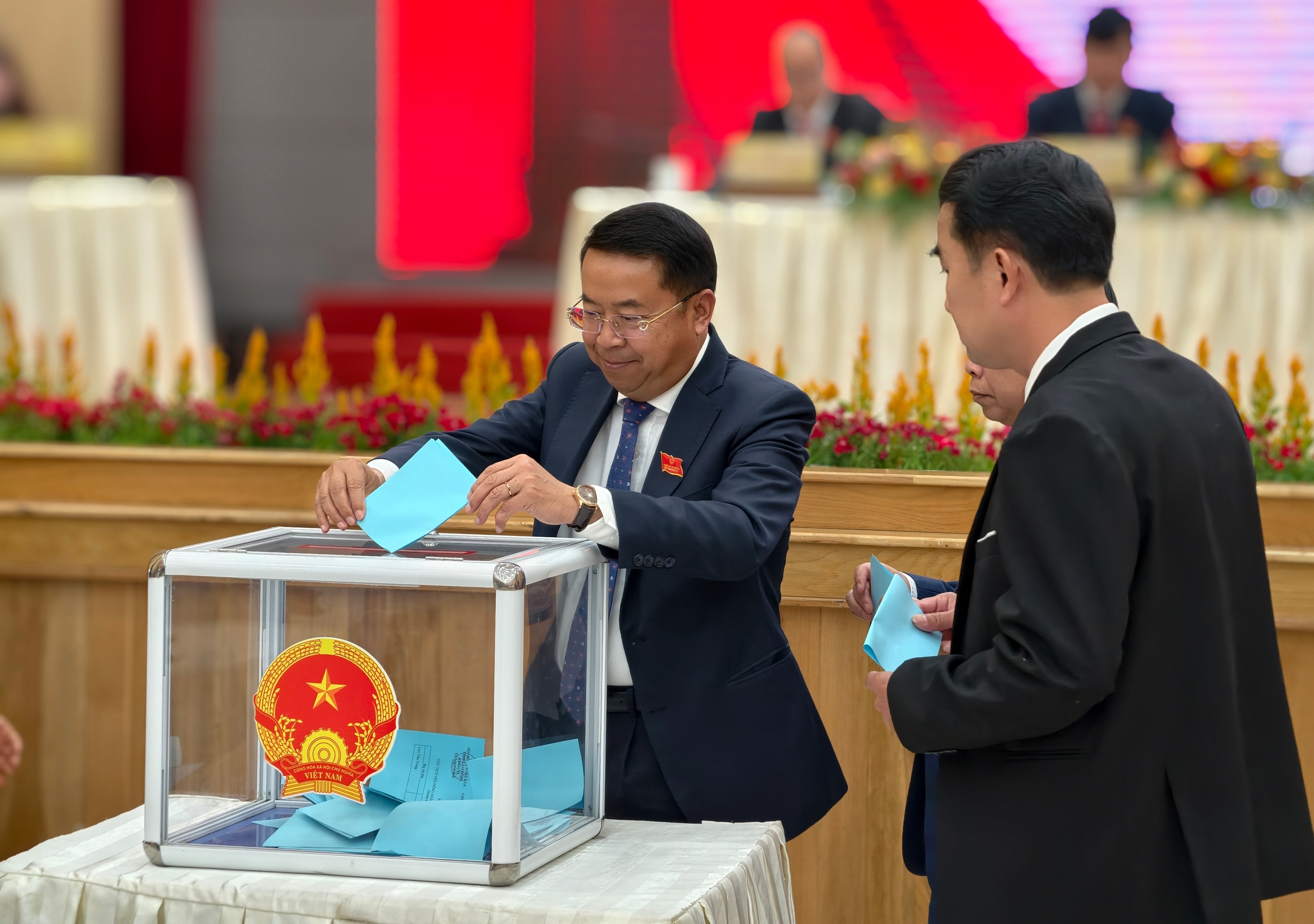 Ông Lưu Văn Trung giữ chức Chủ tịch HĐND tỉnh Lâm Đồng - Ảnh 4.