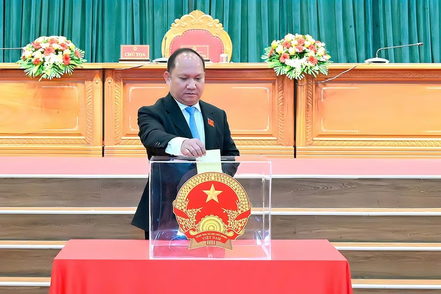 &Ocirc;ng Rah Lan Chung t&aacute;i đắc cử Chủ tịch HĐND tỉnh Gia Lai - Ảnh 1.