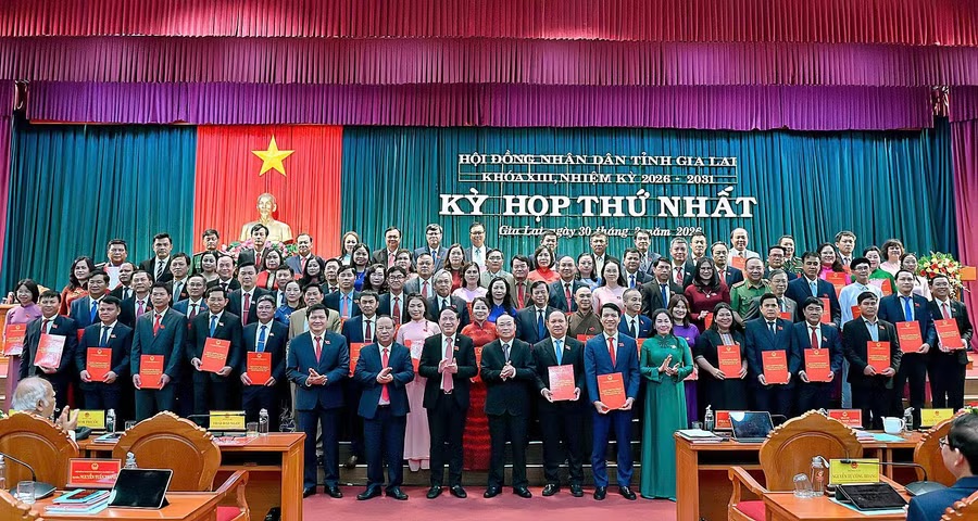 Gia Lai bầu các chức danh chủ chốt tại kỳ họp thứ nhất HĐND tỉnh khóa XIII - Ảnh 3.