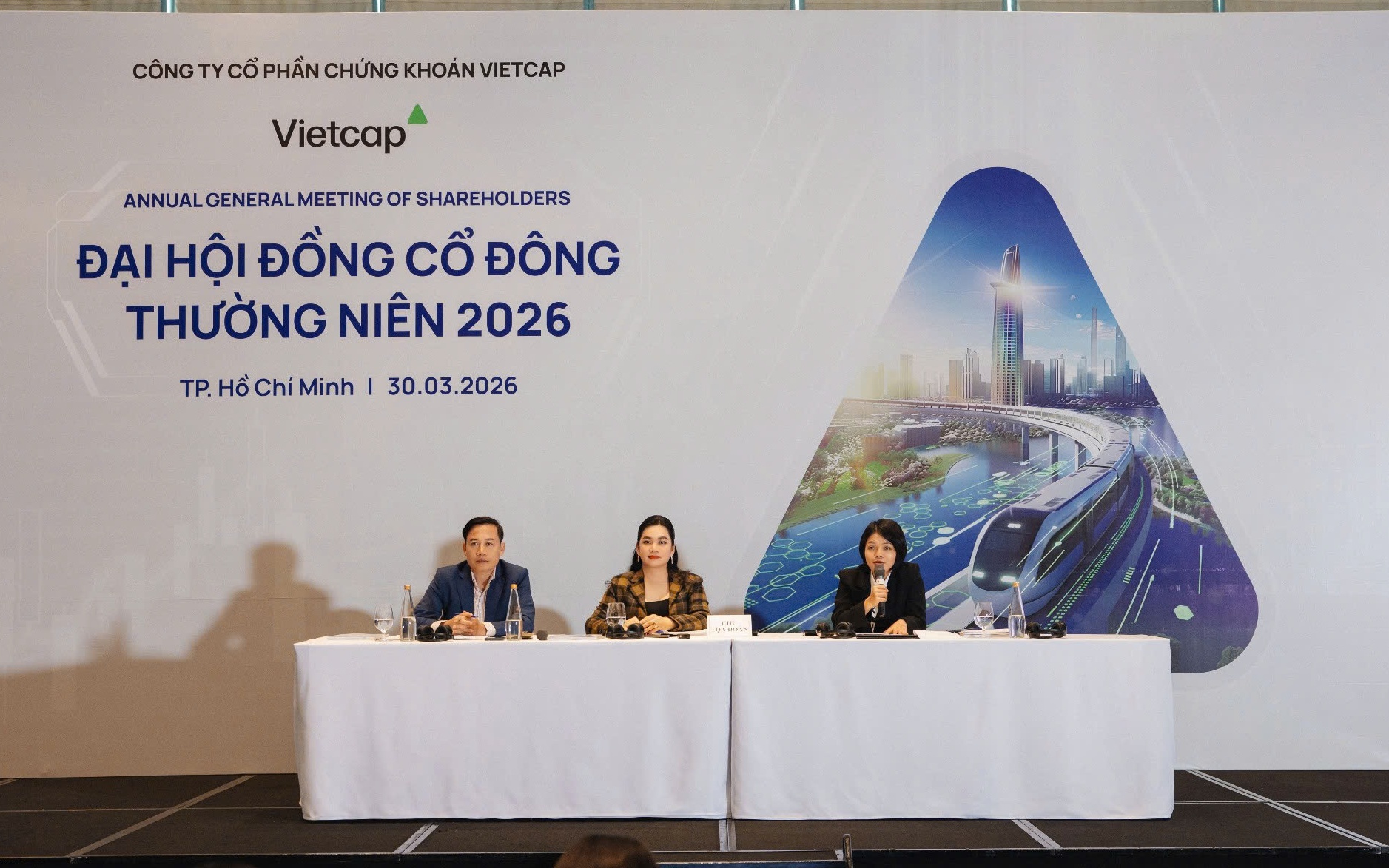 Chủ tịch Vietcap Nguyễn Thanh Phượng nêu giải pháp giảm áp lực cho ngành ngân hàng