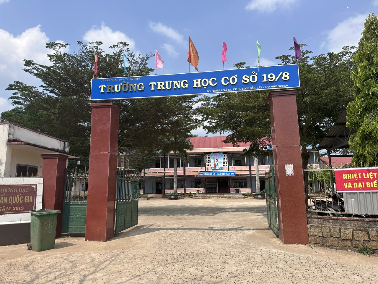 Nữ sinh lớp 7 gãy xương sườn nghi do bạn học đánh: Thực trạng bạo lực học đường 2026 - Ảnh 1.