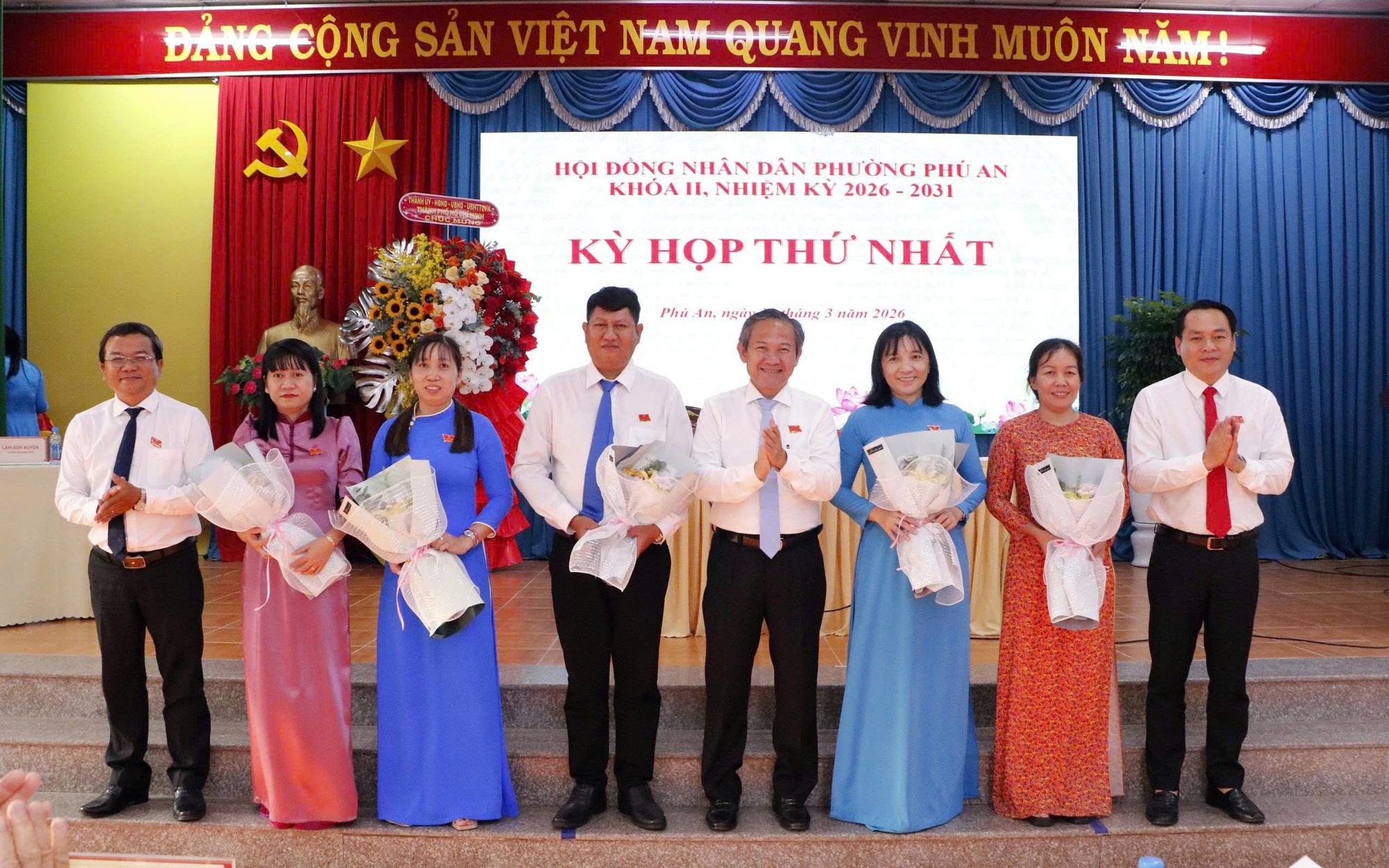 Nguyên Chủ tịch nước Nguyễn Minh Triết dự kỳ họp đầu tiên, khóa II- HĐND phường Phú An