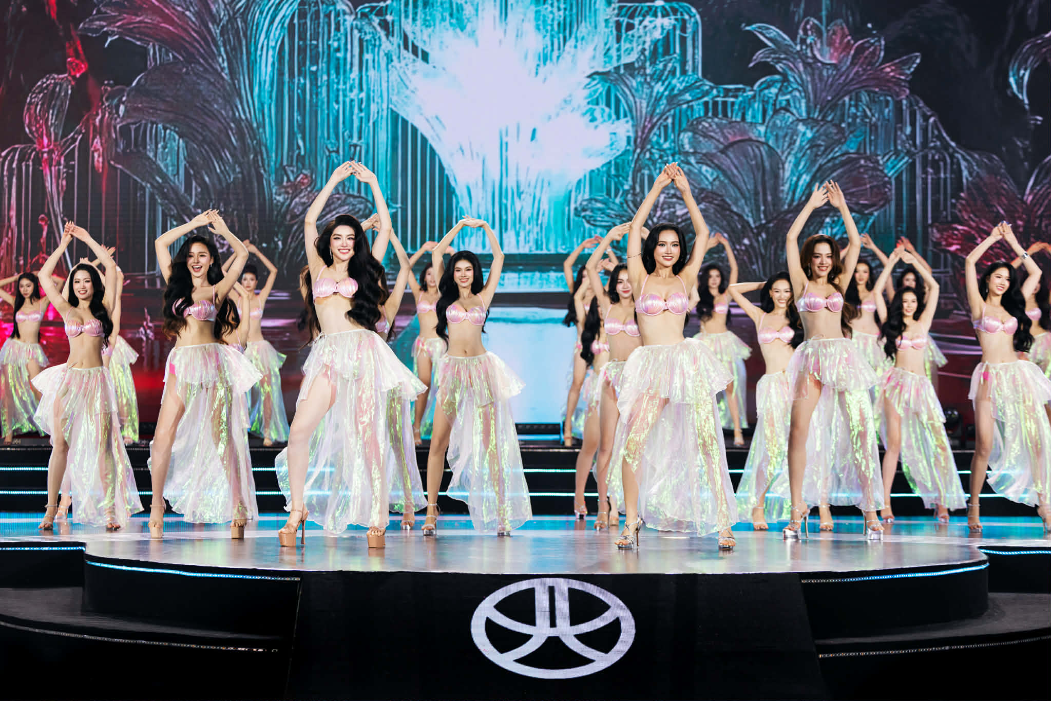 Ai đứng sau những màn đồng diễn ấn tượng ở chung kết Miss World Vietnam 2025 - Ảnh 6.