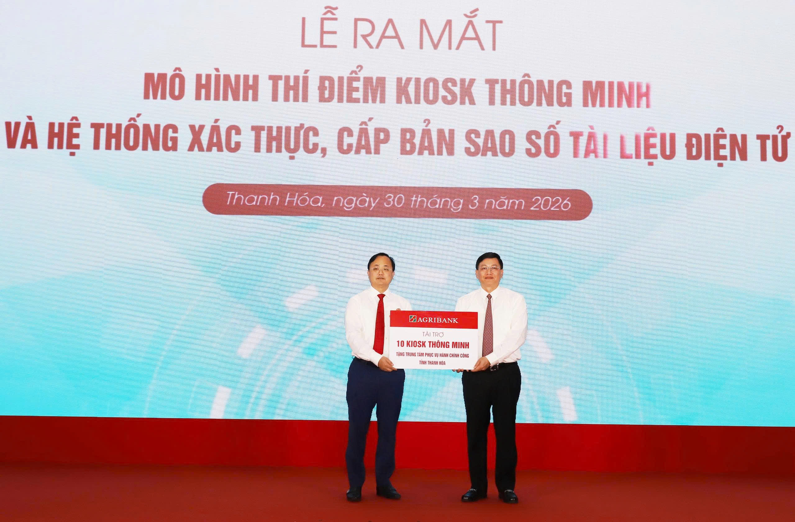 Agribank cùng Thanh Hóa triển khai Kiosk hành chính công thông minh - Ảnh 3.