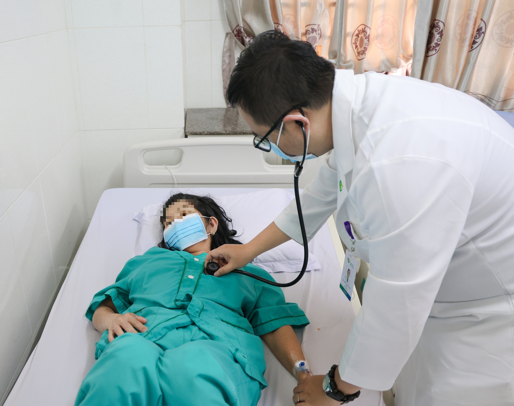 77 Người nhập viện nghi ngộ độc thực phẩm sau khi ăn bánh mì tại Đắk Lắk - Ảnh 1.