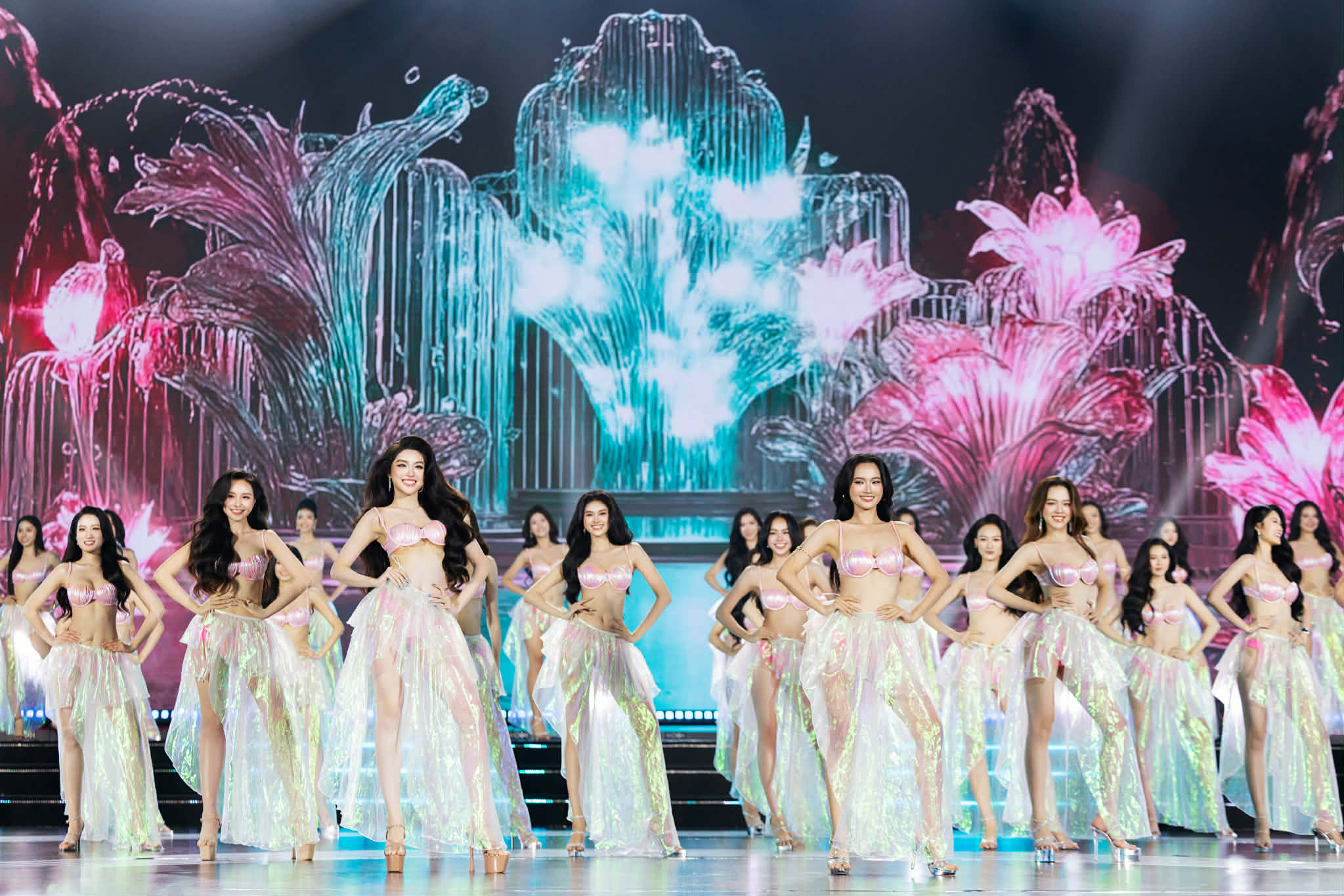 Ai đứng sau những màn đồng diễn ấn tượng ở chung kết Miss World Vietnam 2025 - Ảnh 7.