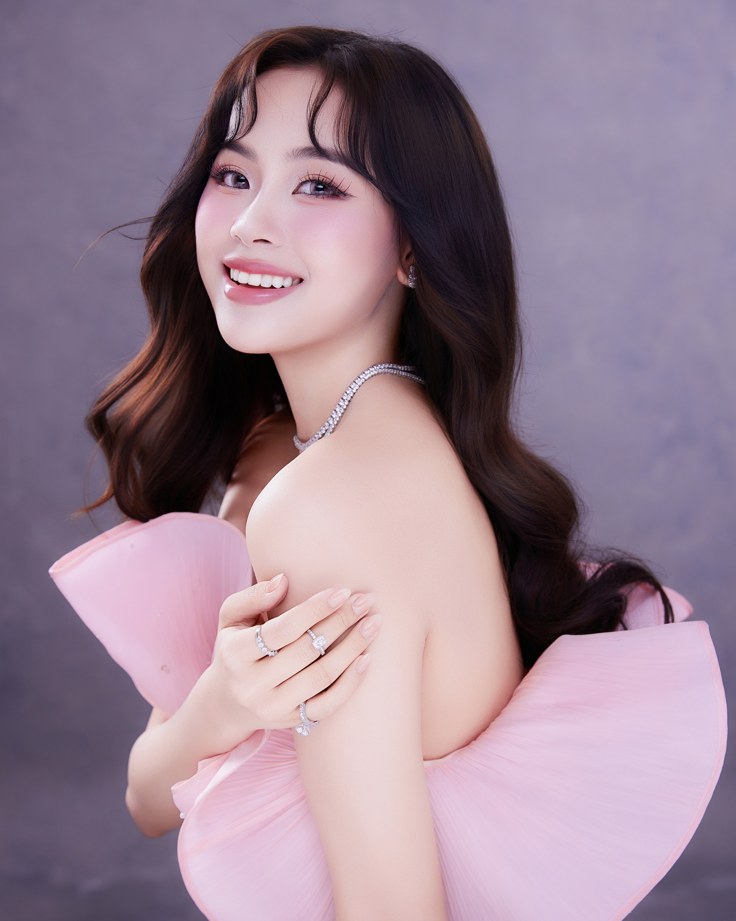 Sau một nhiệm kỳ nhiều biến chuyển, Đào Thị Hiền nói về "một thanh xuân rực rỡ" - Ảnh 2.