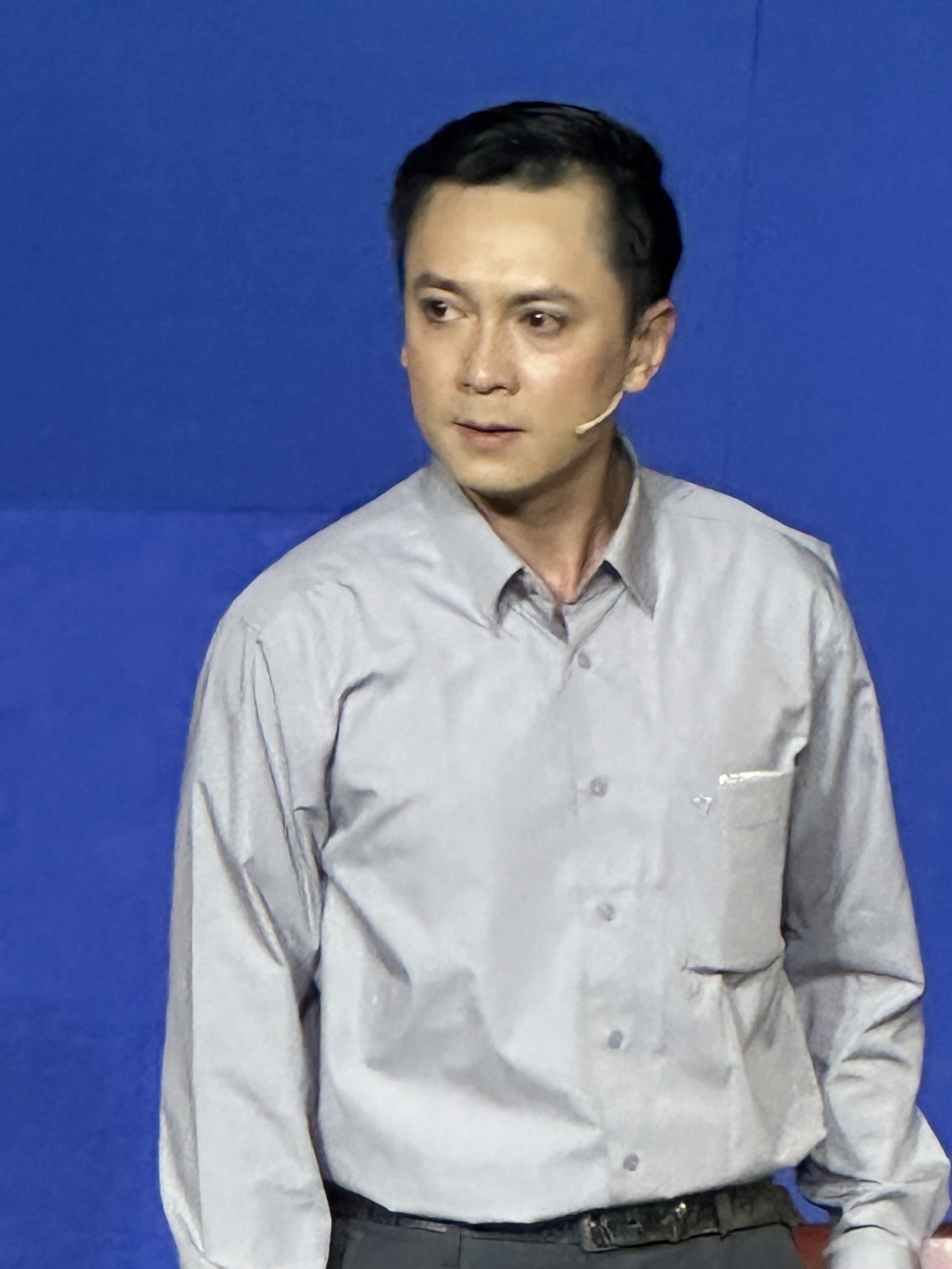 Diễn c&ugrave;ng Th&agrave;nh Lộc, Th&agrave;nh Kh&ocirc;n "lột x&aacute;c" trong "Người đi ngược d&ograve;ng" - Ảnh 2.