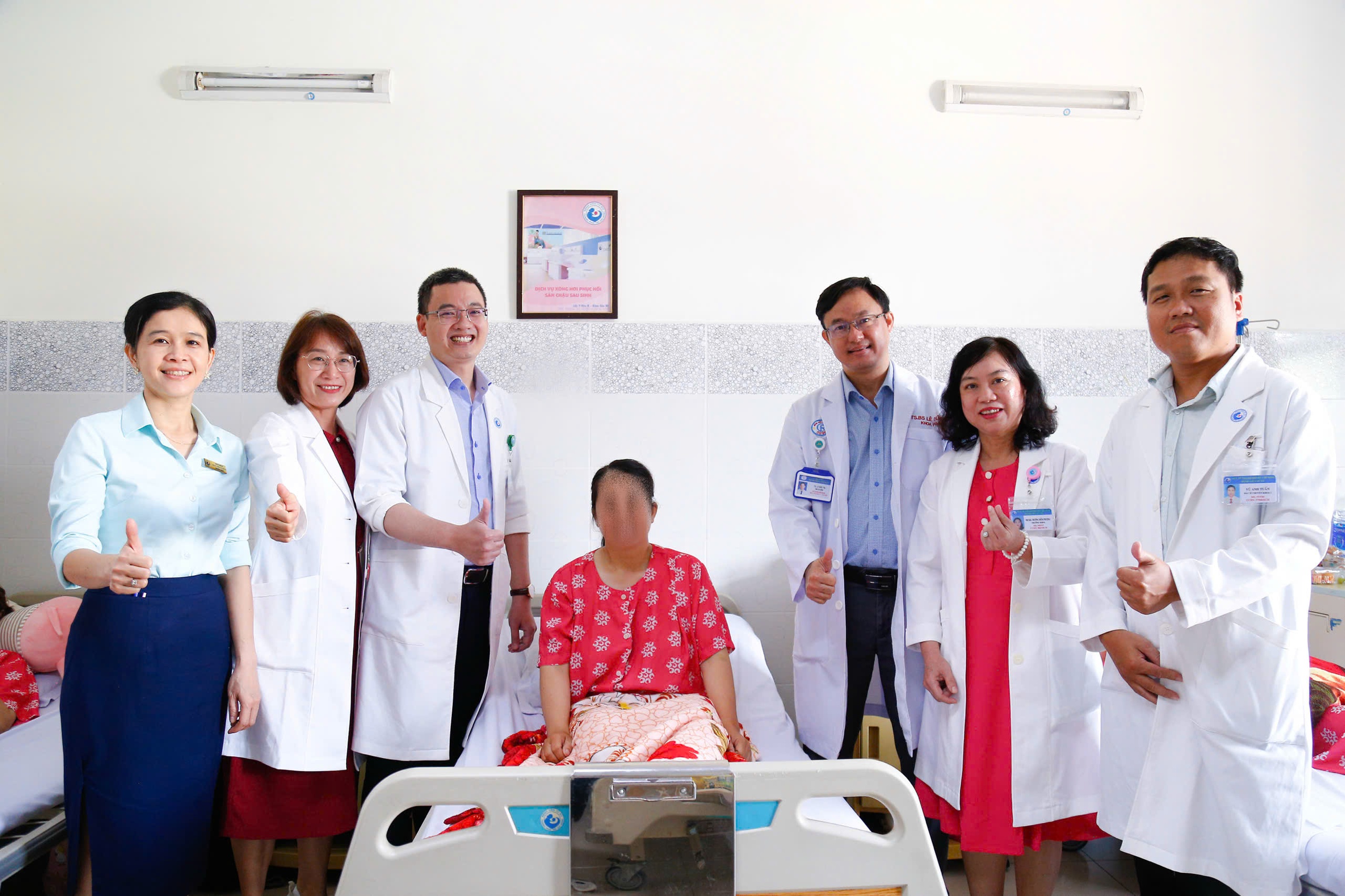 B&aacute;c sĩ 2 bệnh viện hợp lực cứu người phụ nữ bị thai lạc chỗ  - Ảnh 2.