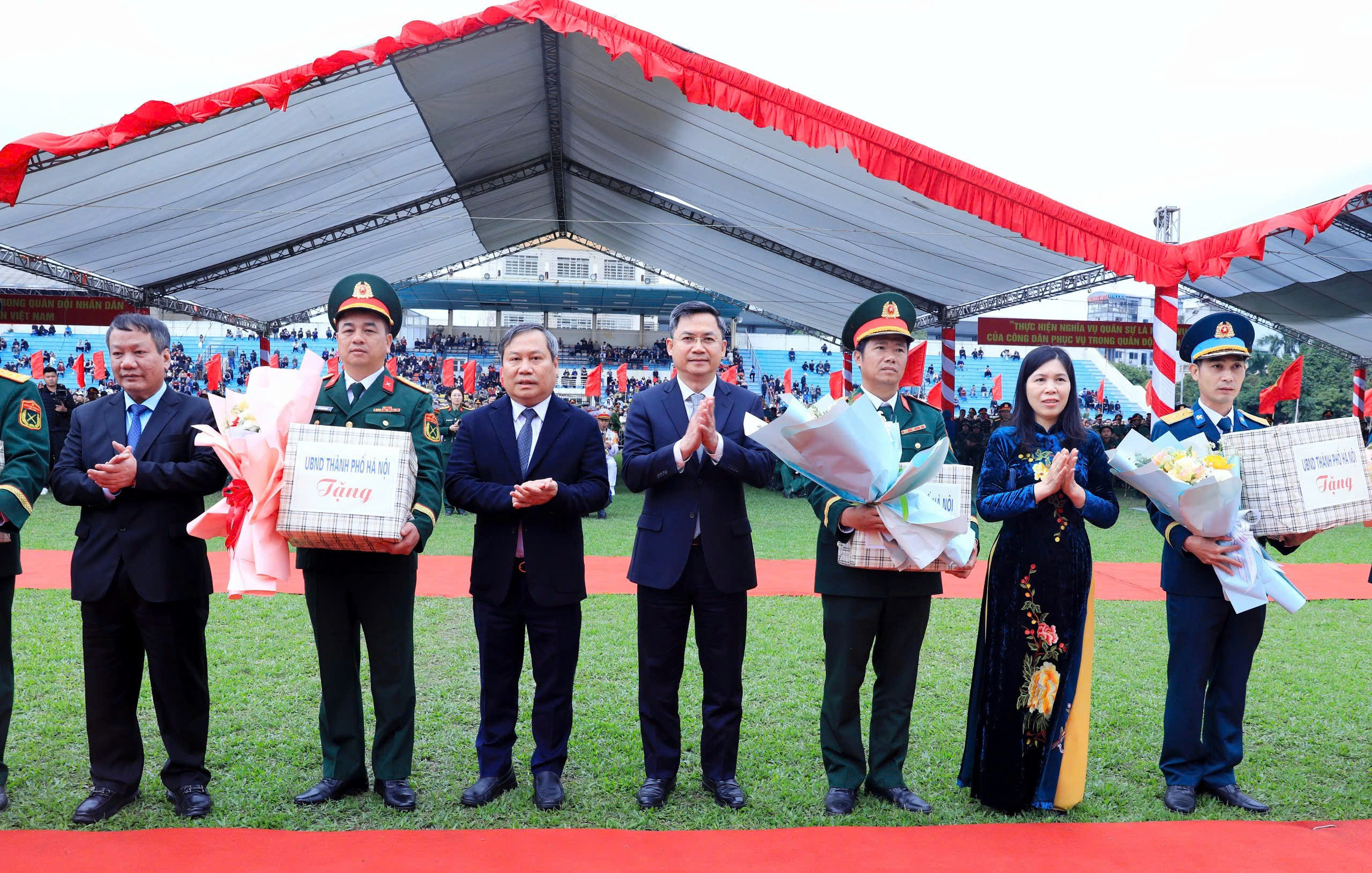 H&agrave; Nội rộn r&agrave;ng ng&agrave;y hội t&ograve;ng qu&acirc;n - Ảnh 7.