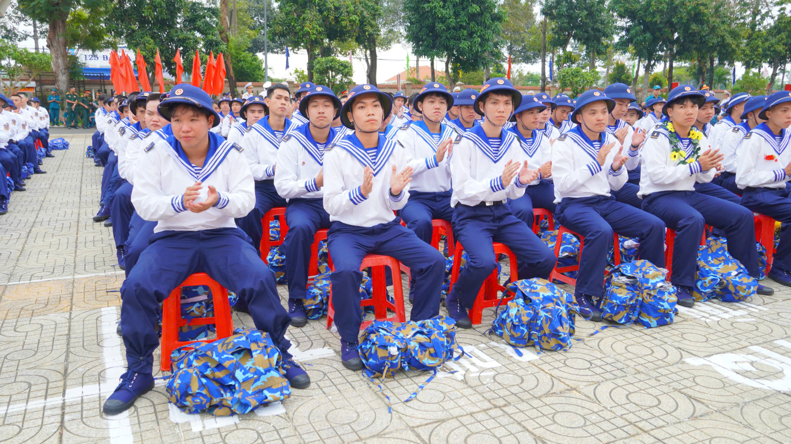 Sẵn s&agrave;ng nhận nhiệm vụ, r&egrave;n luyện v&igrave; Tổ quốc - Ảnh 2.