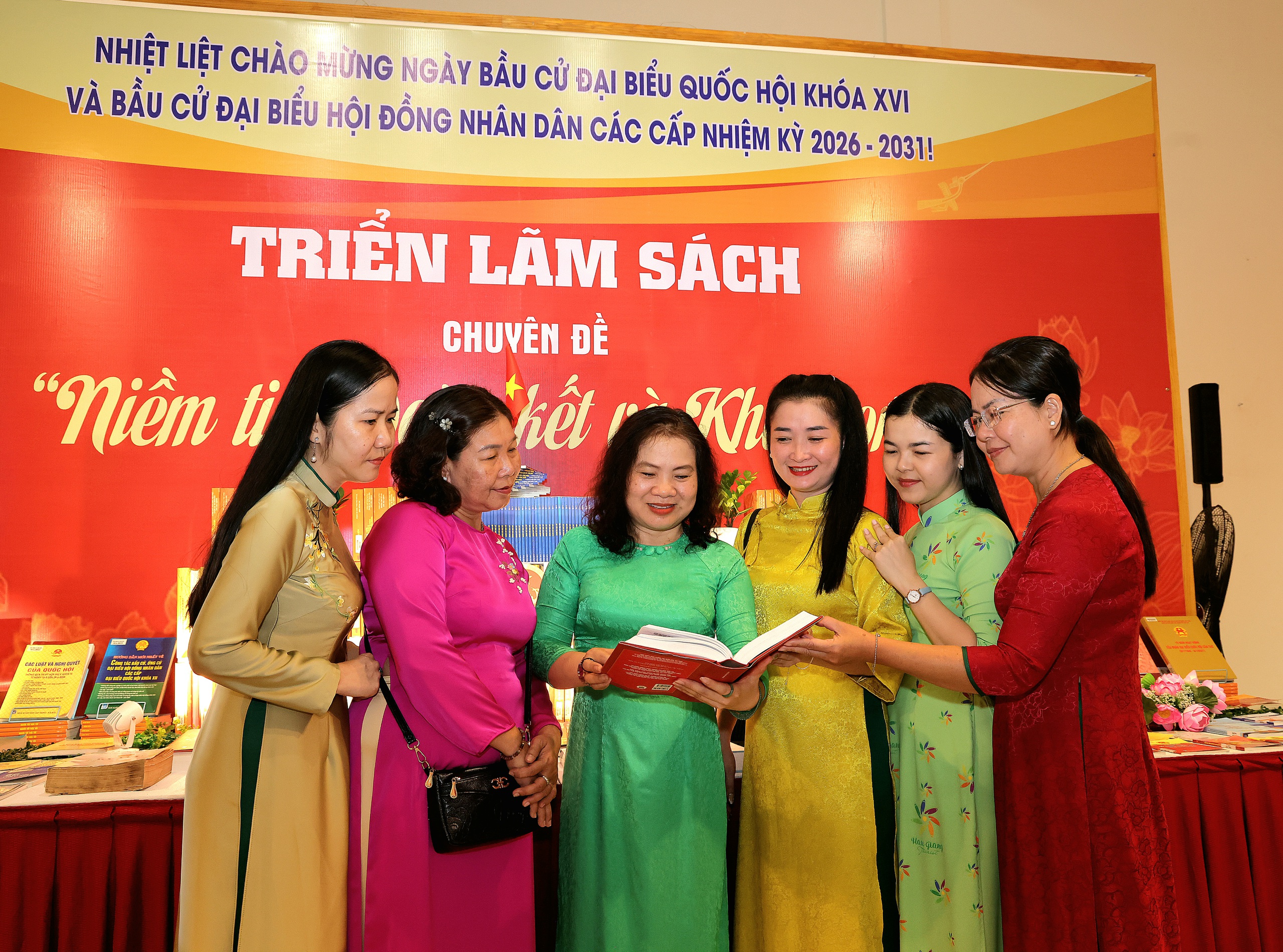 Hơn 140 tư liệu q&uacute;y về bầu cử tại Cần Thơ , khẳng định vai tr&ograve; Quốc hội - Ảnh 5.