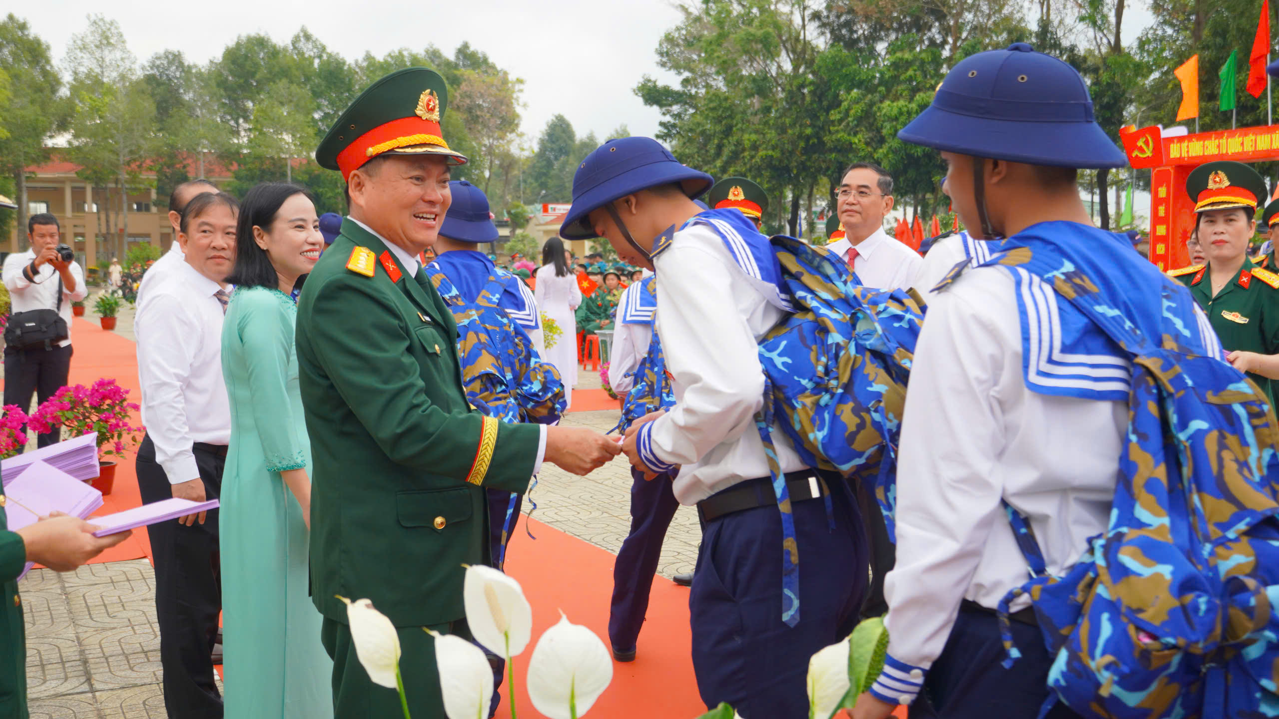 Sẵn s&agrave;ng nhận nhiệm vụ, r&egrave;n luyện v&igrave; Tổ quốc - Ảnh 4.