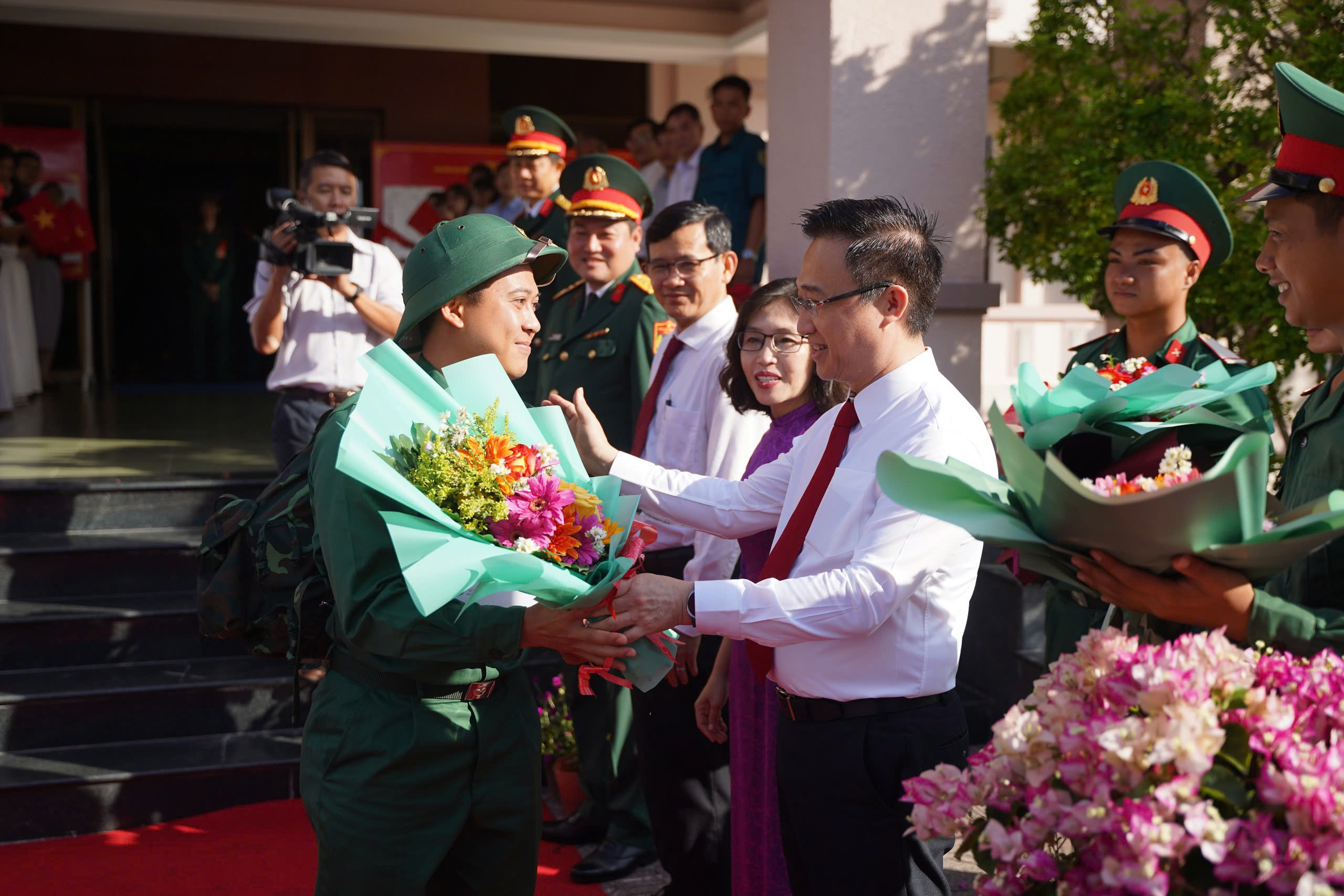 Sẵn s&agrave;ng nhận nhiệm vụ, r&egrave;n luyện v&igrave; Tổ quốc - Ảnh 11.