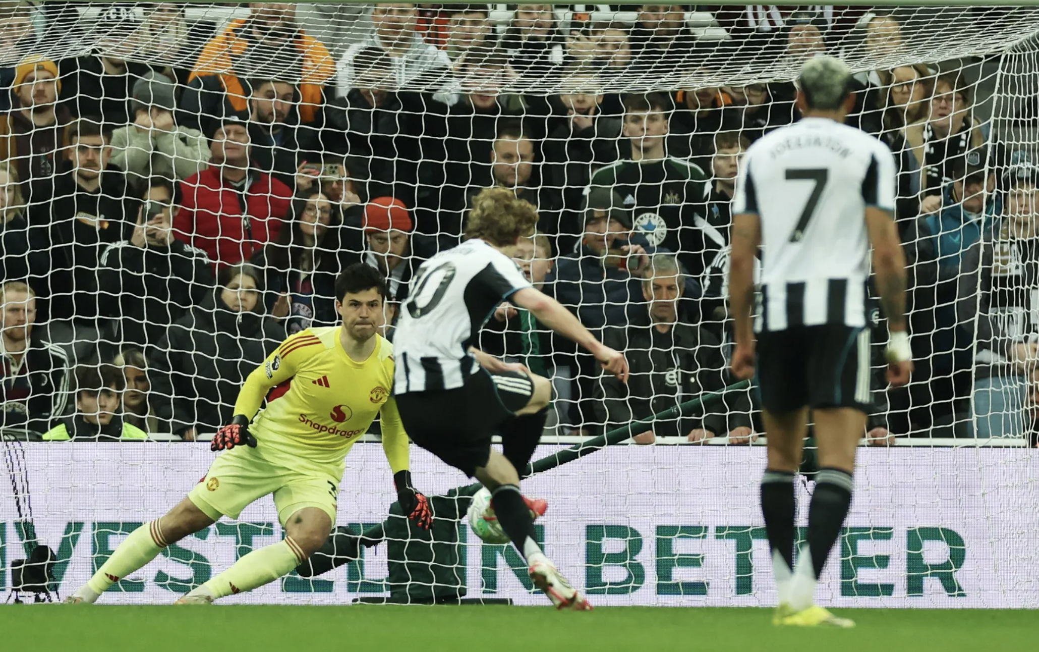 Siêu phẩm của Osula nhấn chìm "Quỷ đỏ", Carrick nhận thất bại đầu tiên với Man United - Ảnh 3.