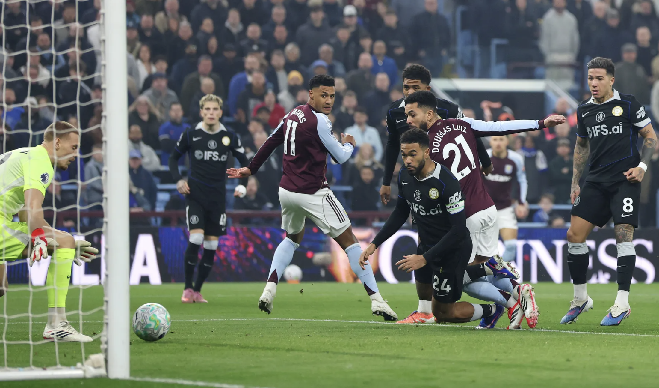 Joao Pedro lập hat-trick, Chelsea nhấn ch&igrave;m chủ nh&agrave; Aston Villa - Ảnh 1.