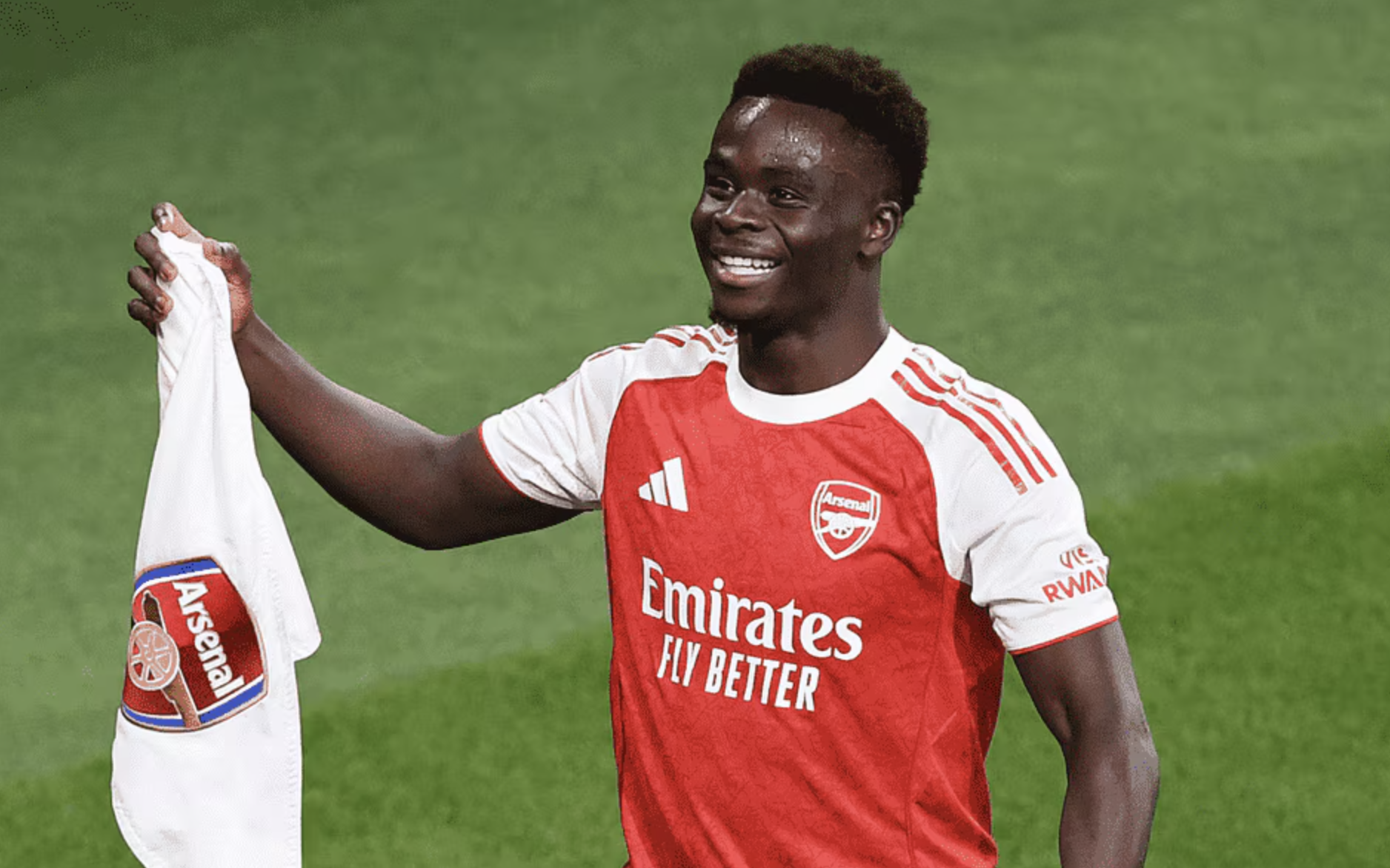 Bukayo Saka ghi bàn trận đấu thứ 300, Arsenal rộng cửa vô địch - Ảnh 3.