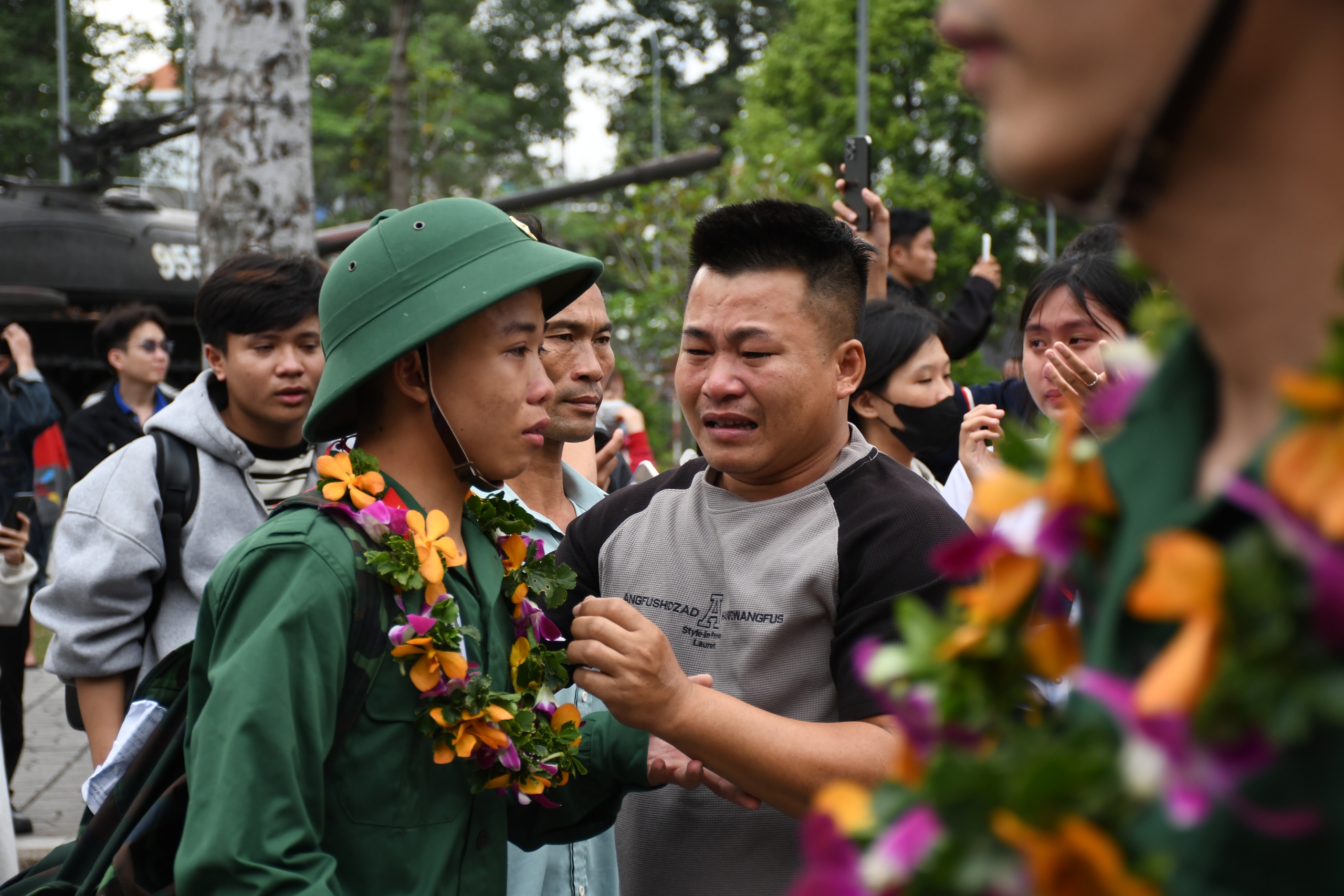 X&uacute;c động lễ giao nhận Qu&acirc;n thanh ni&ecirc;n Đồng Nai l&ecirc;n đường nhập ngũ năm 2026 - Ảnh 17.