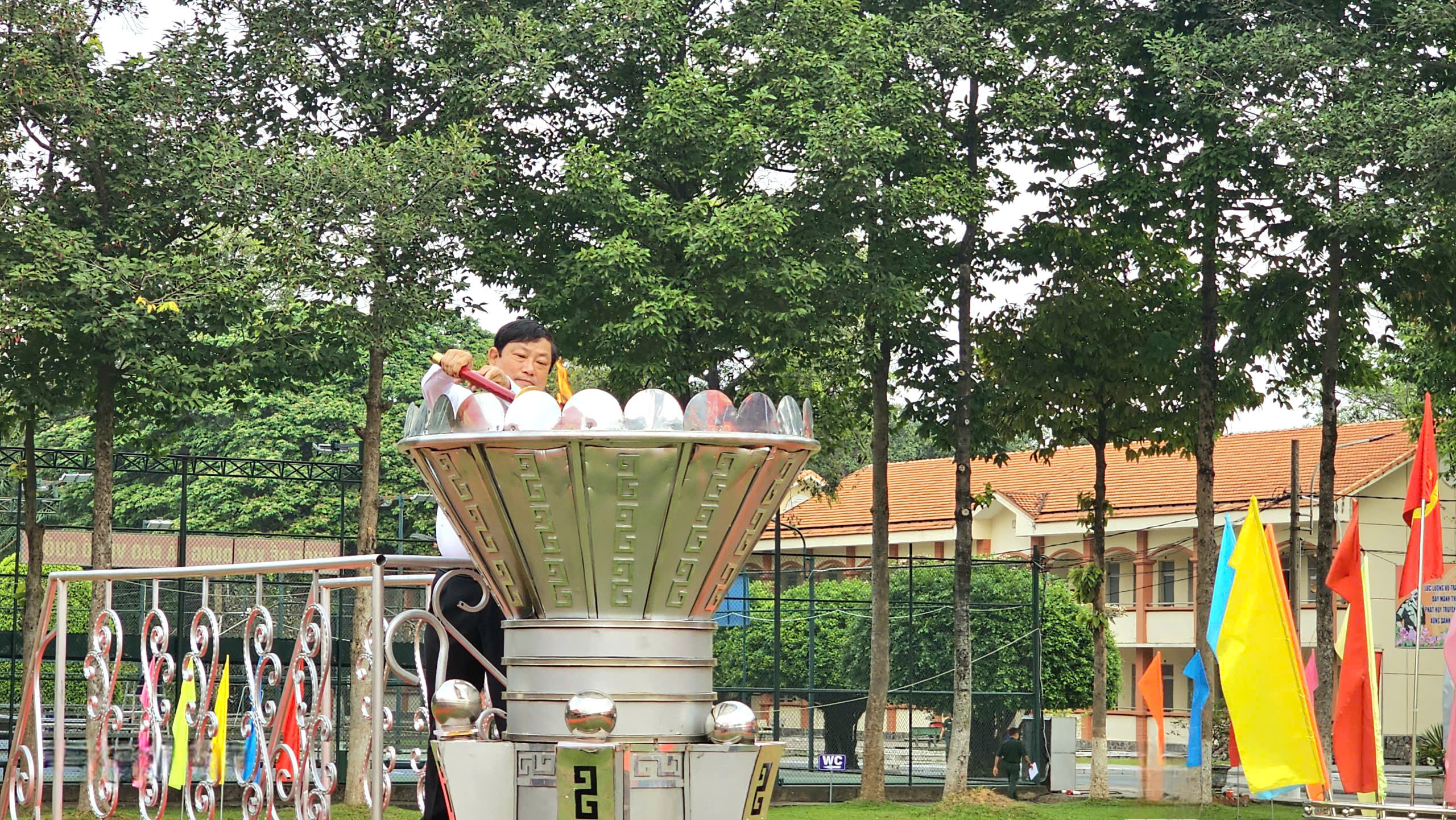 Lễ giao nhận qu&acirc;n TPHCM 2026: T&ocirc;n vinh thanh ni&ecirc;n l&ecirc;n đường thực hiện nhiệm vụ - Ảnh 1.