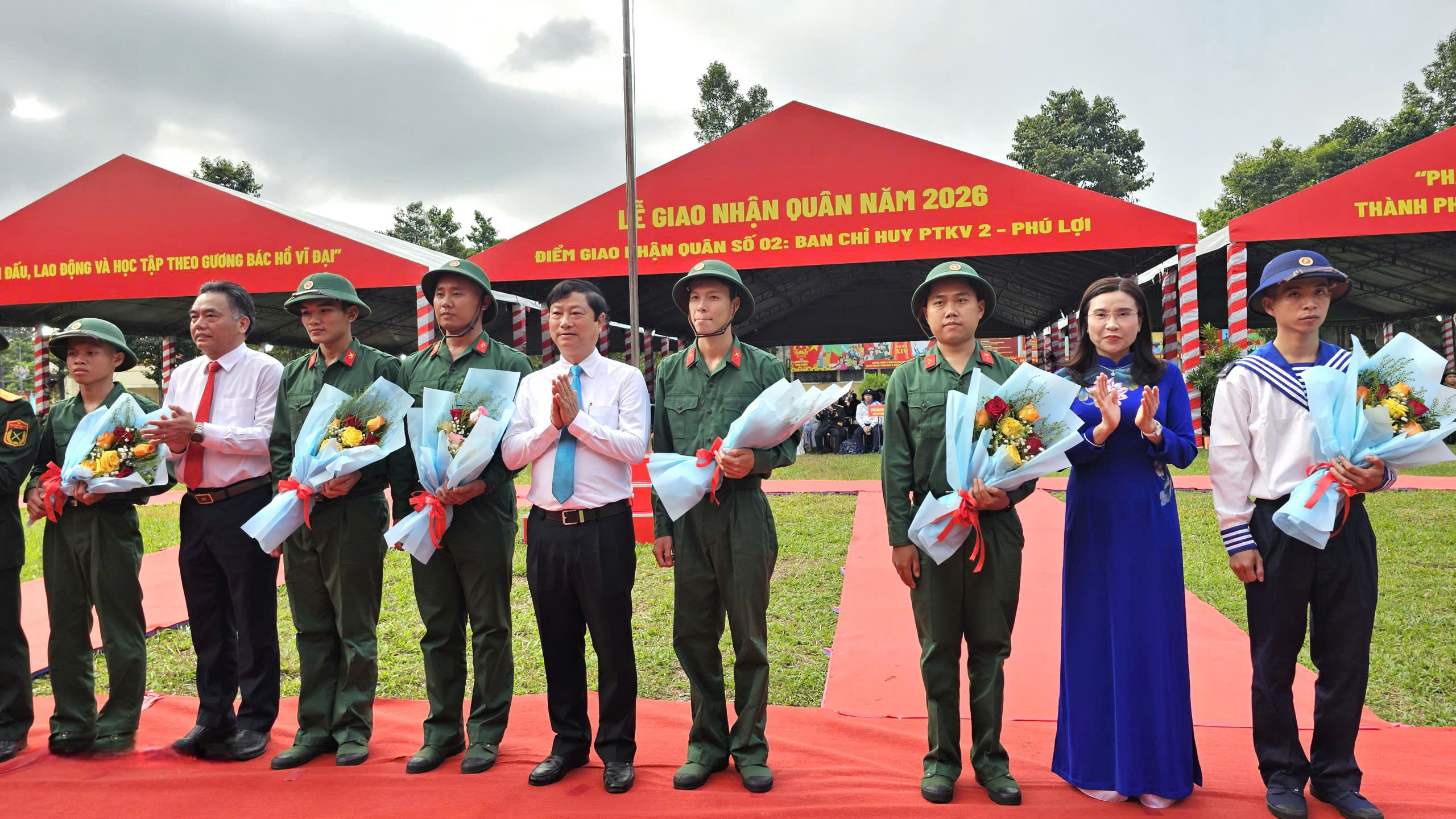 Lễ giao nhận qu&acirc;n TPHCM 2026: T&ocirc;n vinh thanh ni&ecirc;n l&ecirc;n đường thực hiện nhiệm vụ - Ảnh 4.