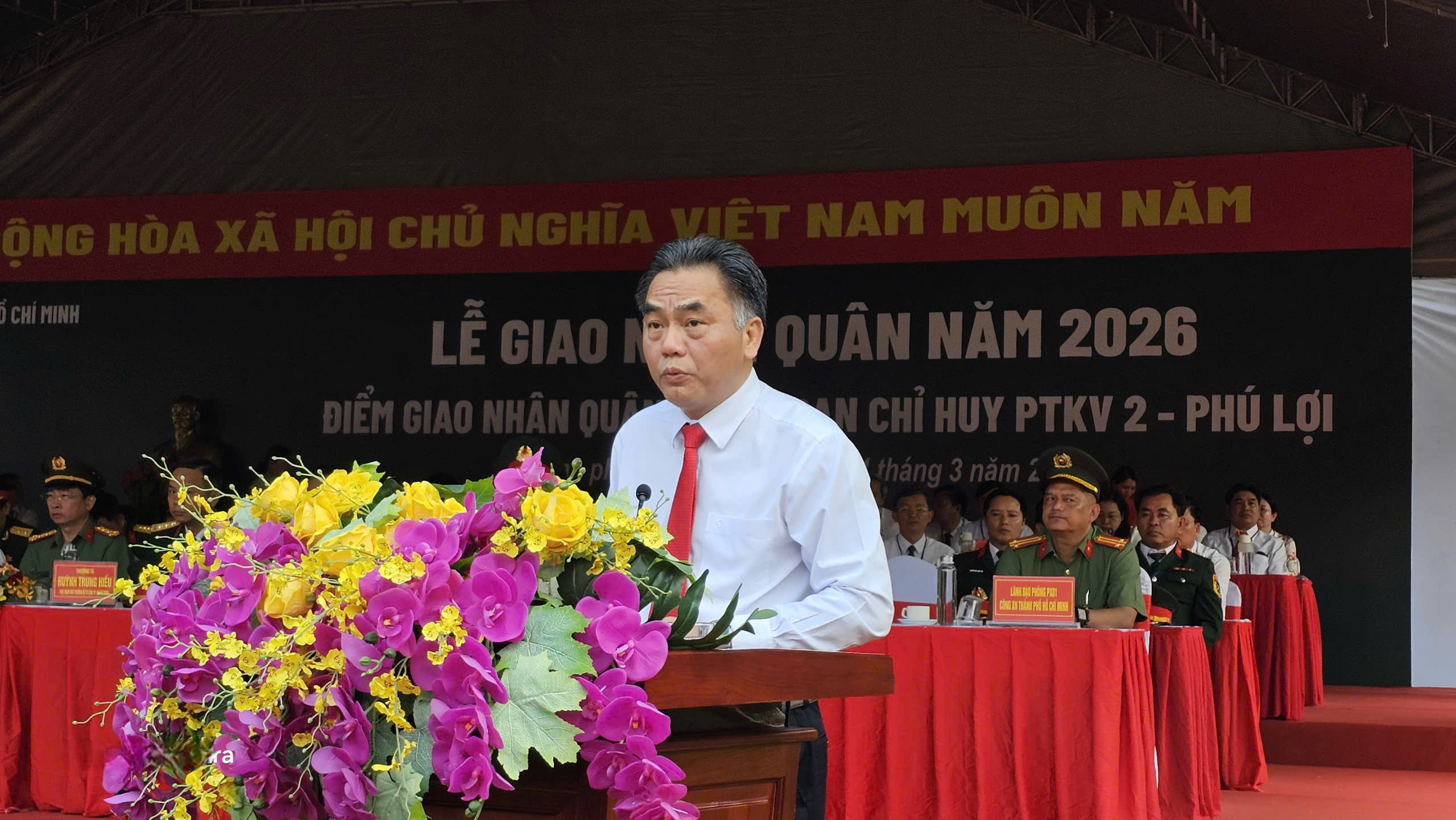 Lễ giao nhận qu&acirc;n TPHCM 2026: T&ocirc;n vinh thanh ni&ecirc;n l&ecirc;n đường thực hiện nhiệm vụ - Ảnh 3.