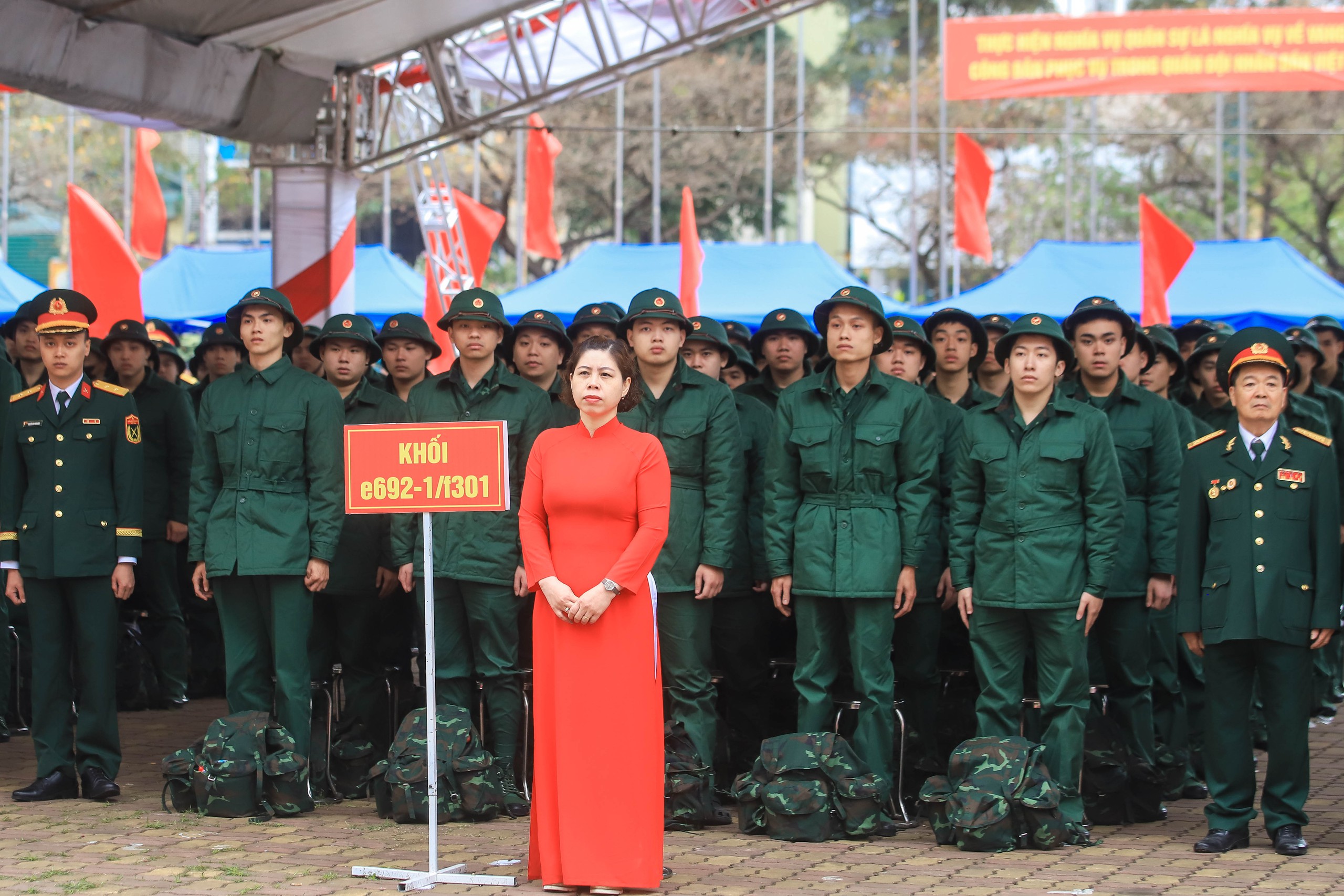 H&agrave; Nội rộn r&agrave;ng ng&agrave;y hội t&ograve;ng qu&acirc;n - Ảnh 4.