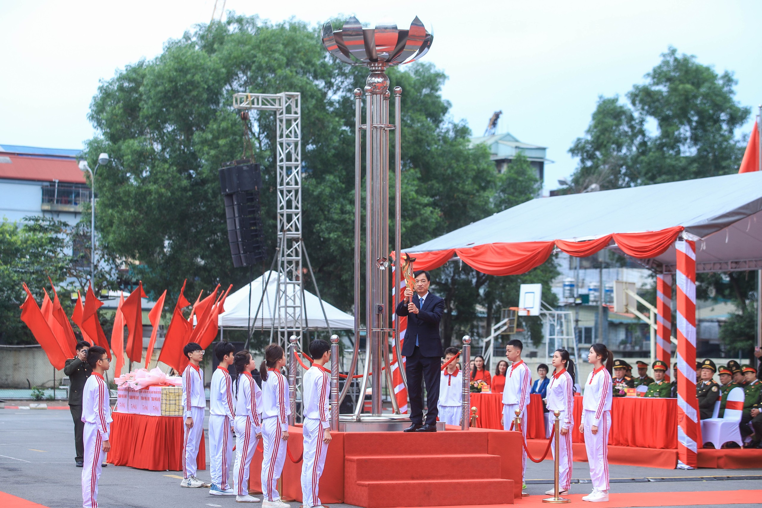 H&agrave; Nội rộn r&agrave;ng ng&agrave;y hội t&ograve;ng qu&acirc;n - Ảnh 2.