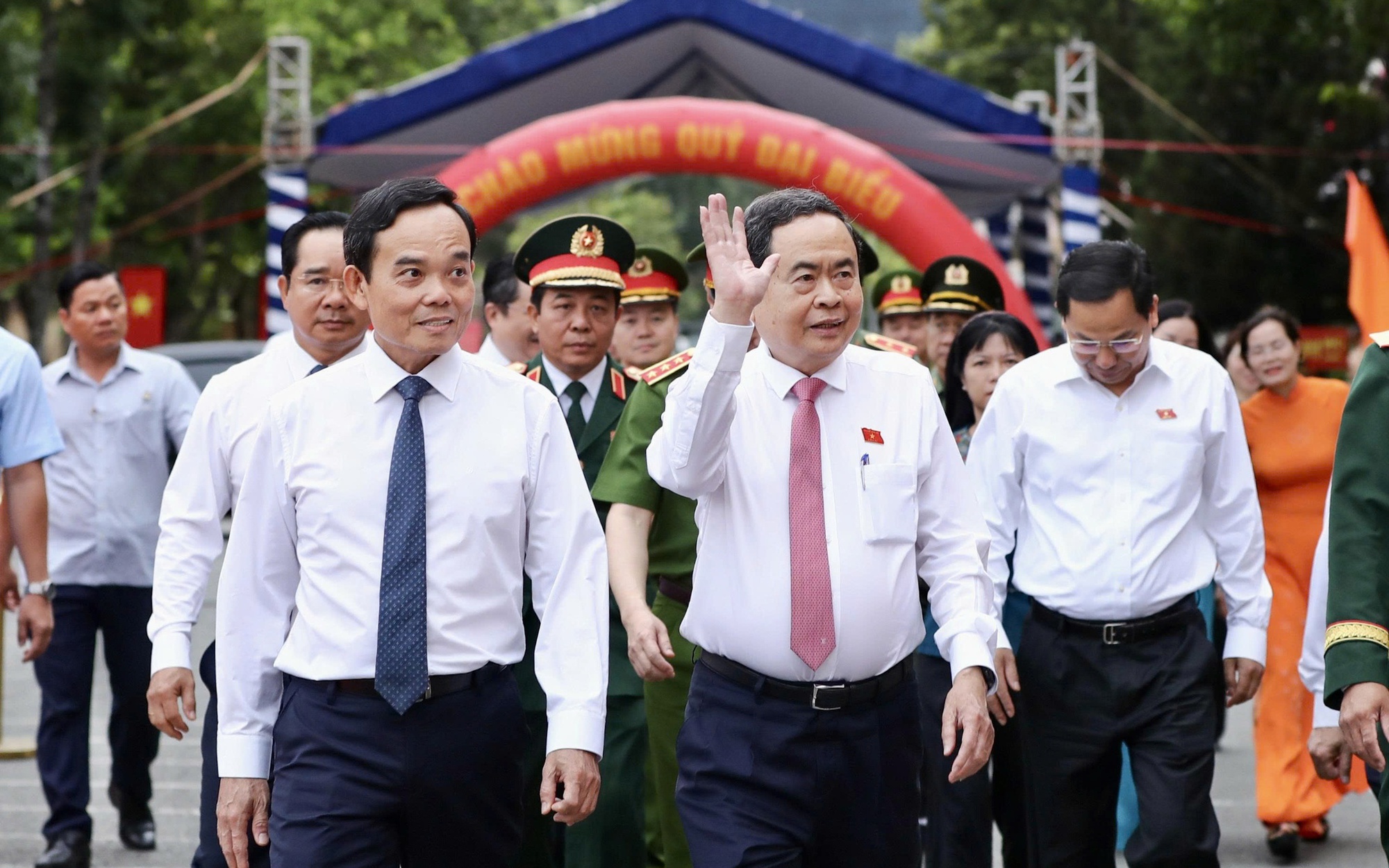 Học Bác qua những điều giản dị: Người dân là trung tâm - Ảnh 2.