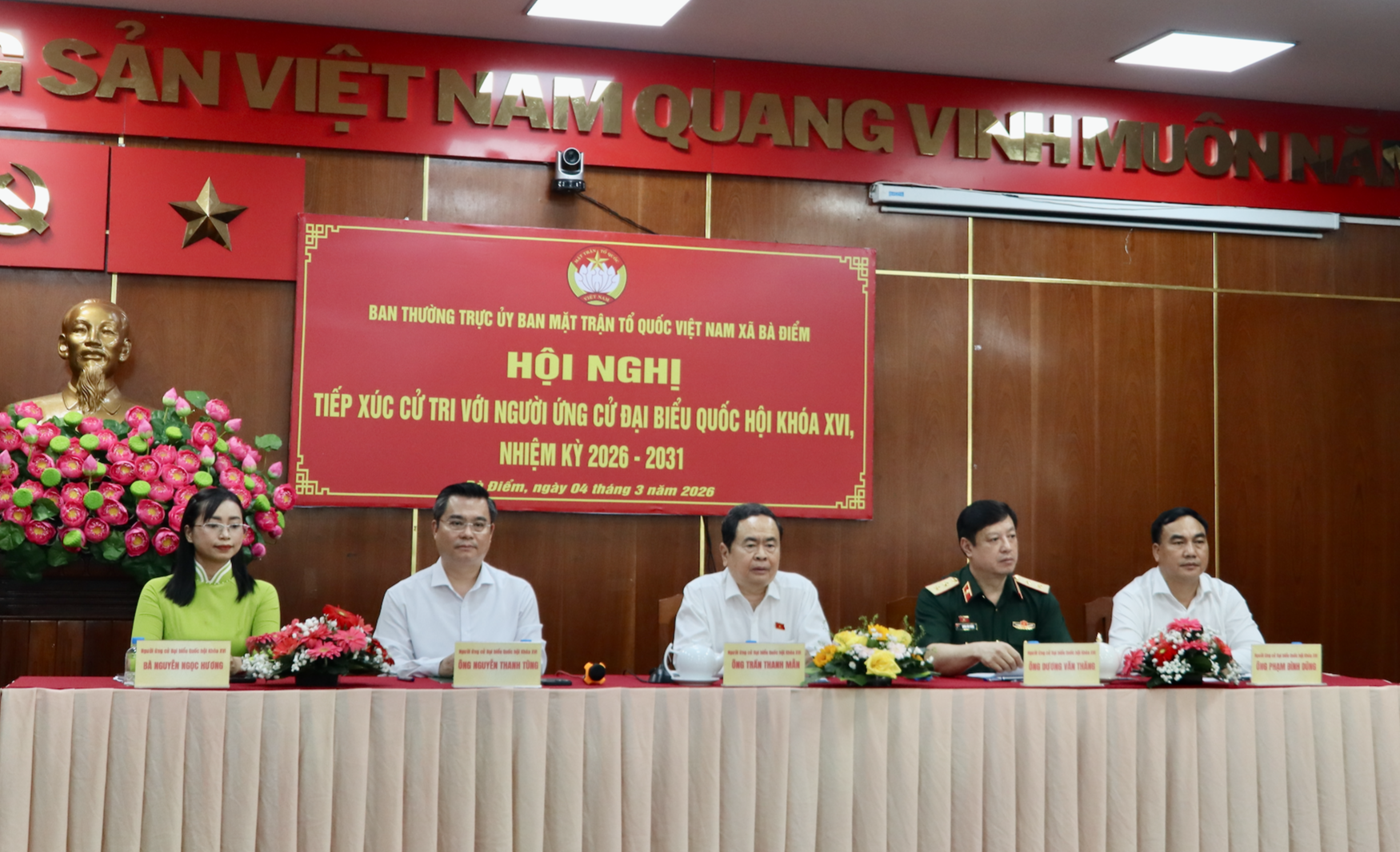 Chủ tịch Quốc hội Trần Thanh Mẫn tiếp x&uacute;c cử tri 3 x&atilde; v&ugrave;ng ven TPHCM - Ảnh 1.