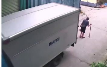 Vừa làm thượng thọ được ít ngày, cụ ông 90 tuổi bị xe tải lùi cán tử vong khi đi bộ trong ngõ
