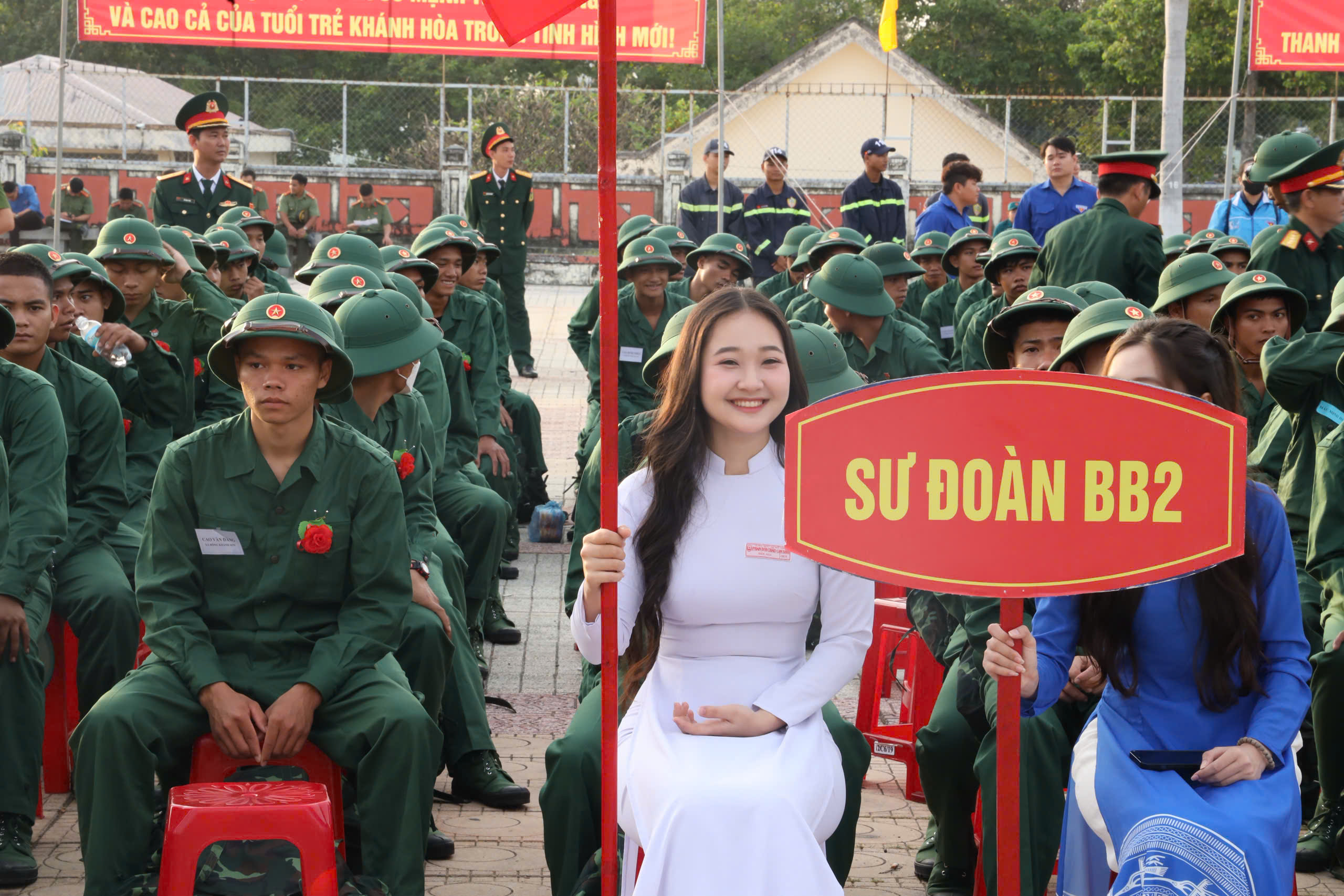Kh&aacute;nh H&ograve;a: Hơn 1.300 thanh ni&ecirc;n viết đơn t&igrave;nh nguyện nhập ngũ - Ảnh 3.