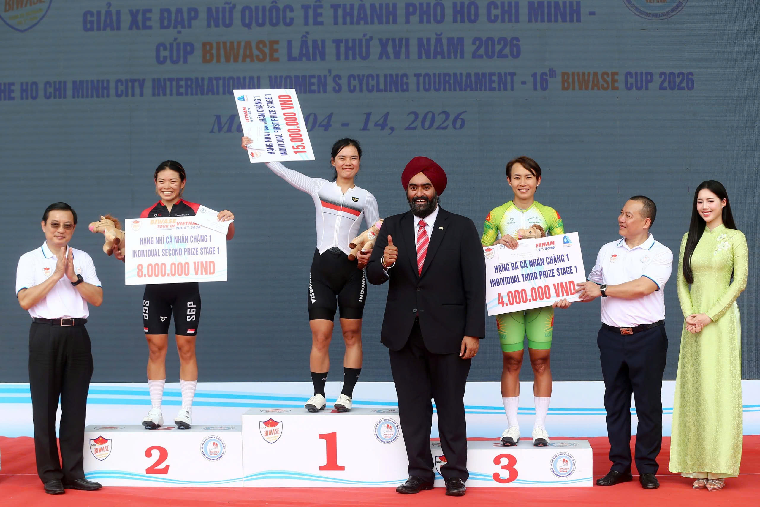 Khai màn UCI Biwase Tour of Vietnam 2026: Hai tay đua ngoại tạo bất ngờ, Nguyễn Thị Thật về thứ ba - Ảnh 10.