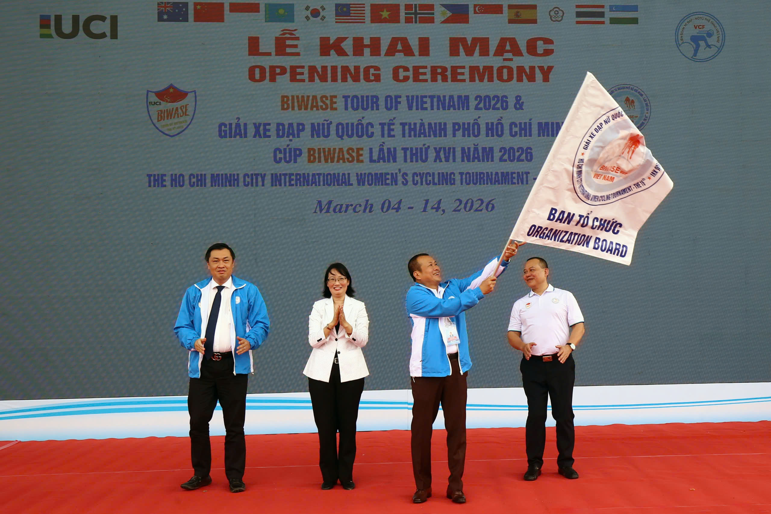 Khai màn UCI Biwase Tour of Vietnam 2026: Hai tay đua ngoại tạo bất ngờ, Nguyễn Thị Thật về thứ ba - Ảnh 1.