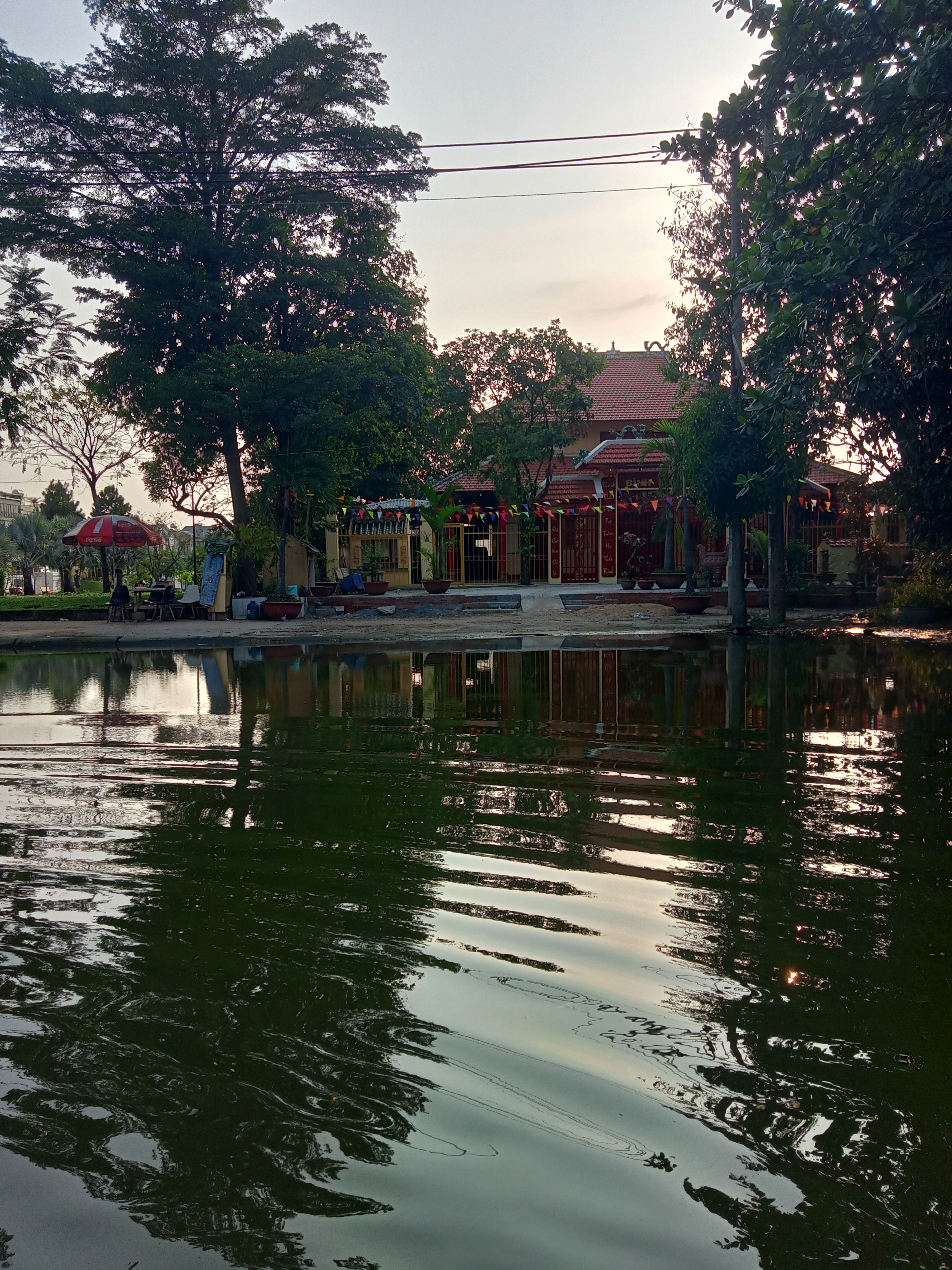 Không mưa, nước vẫn ngập - Ảnh 1.