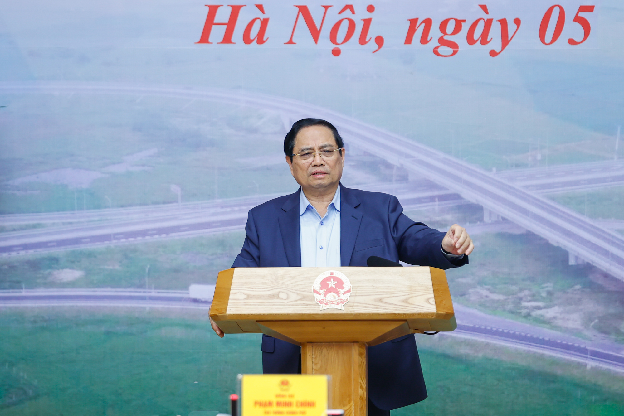 Thủ tướng Phạm Minh Ch&iacute;nh y&ecirc;u cầu đầu tư giao th&ocirc;ng kết nối v&agrave; mở rộng cao tốc 2026 - Ảnh 1.