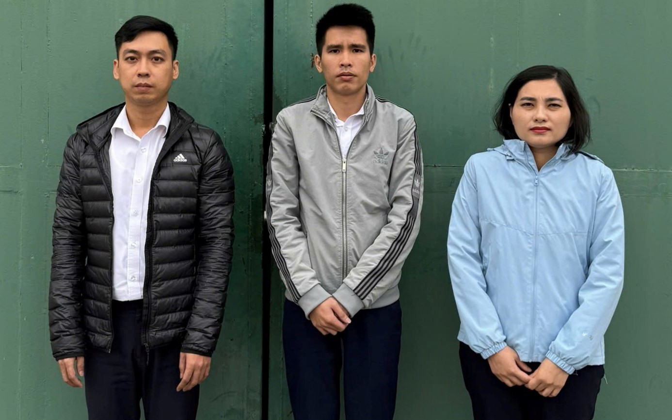 Bắt 3 cán bộ, nhân viên ngân hàng