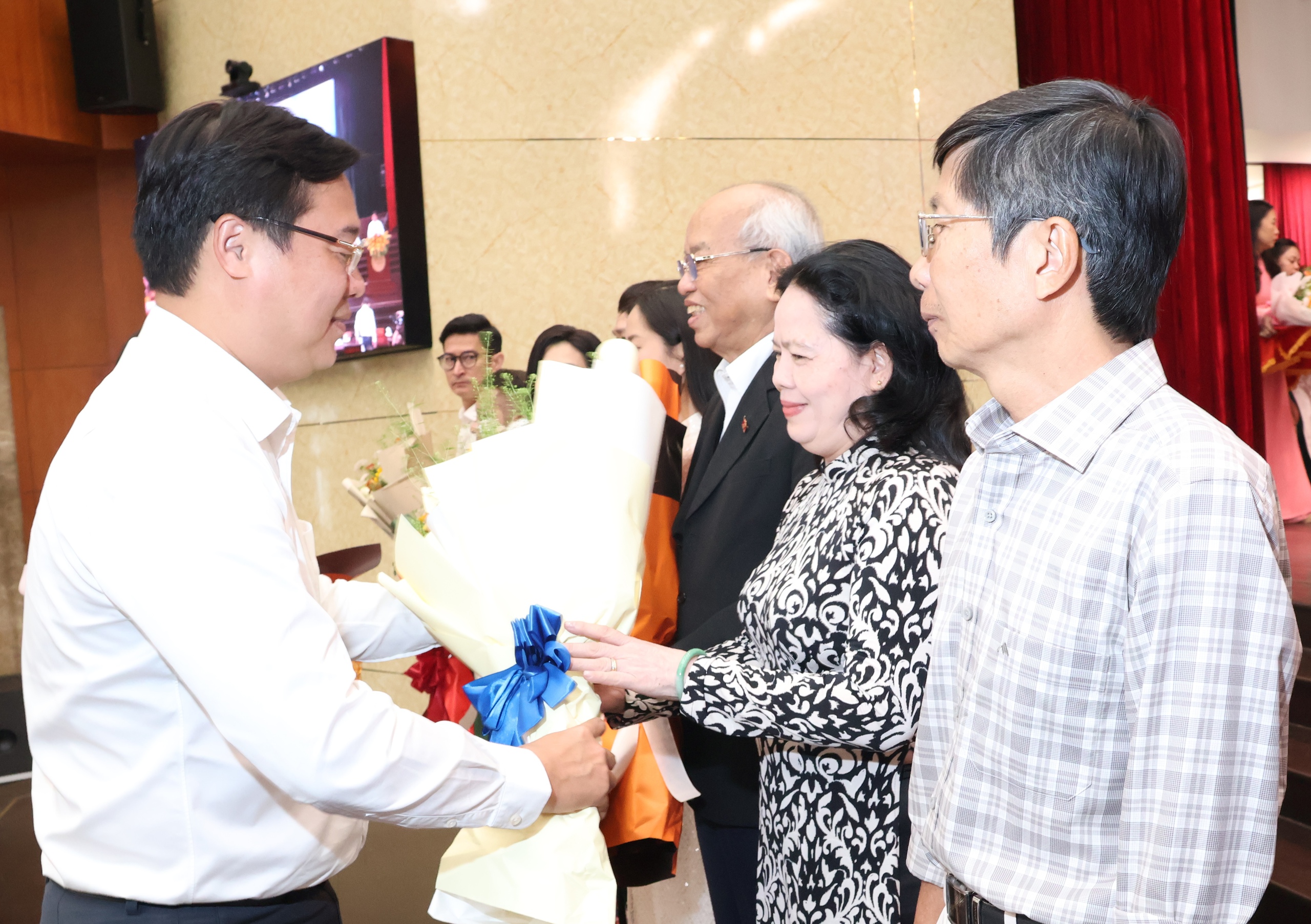 L&atilde;nh đạo Th&agrave;nh ủy TPHCM th&ocirc;ng tin tiến độ Nh&agrave; h&aacute;t Giao hưởng v&agrave; trung t&acirc;m biểu diễn Thủ Thi&ecirc;m - Ảnh 7.
