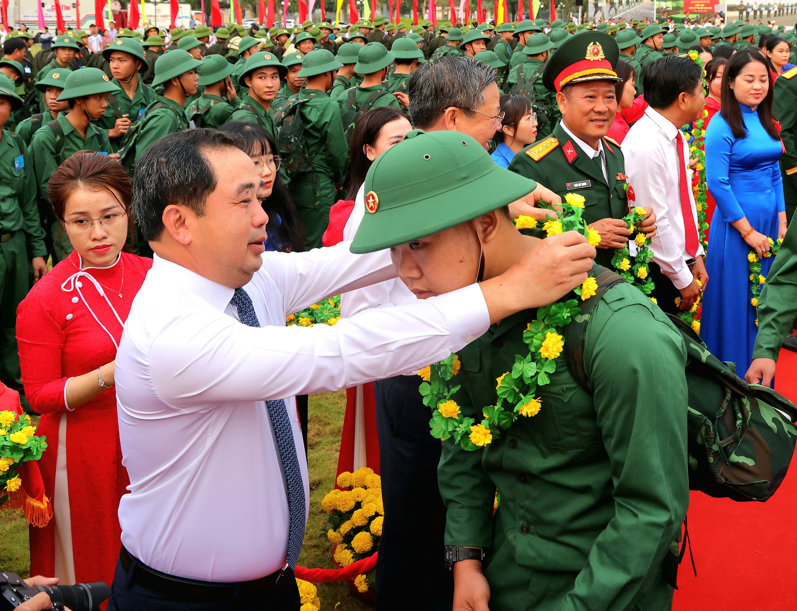 Thông điệp của Chủ tịch UBND TP Cần Thơ tại lễ giao nhận quân 2026 - Ảnh 4.