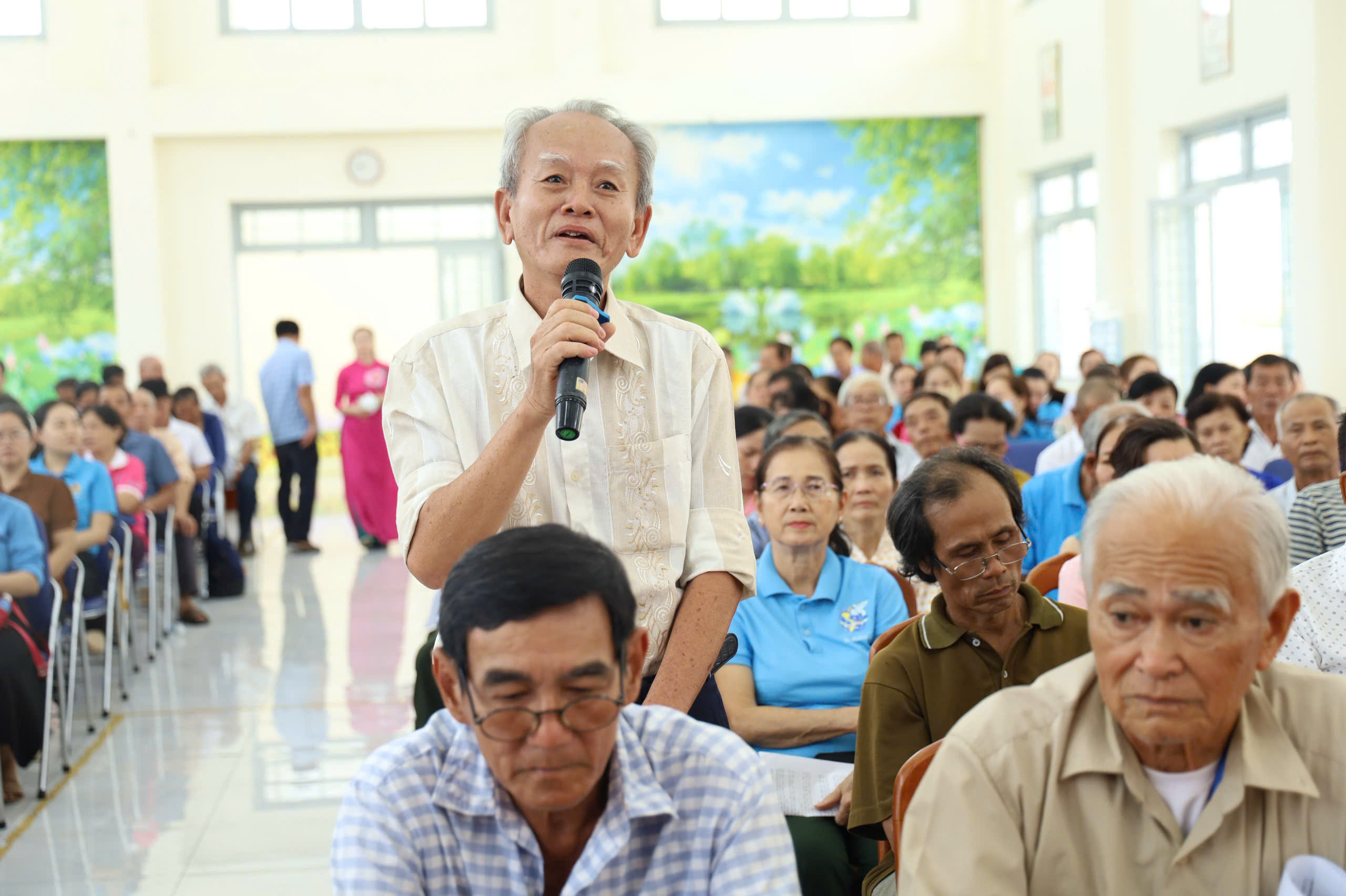 Cử tri x&atilde; Hưng Long kiến nghị nhiều vấn đề nhằm th&uacute;c đẩy ph&aacute;t triển kinh tế địa phương - Ảnh 5.