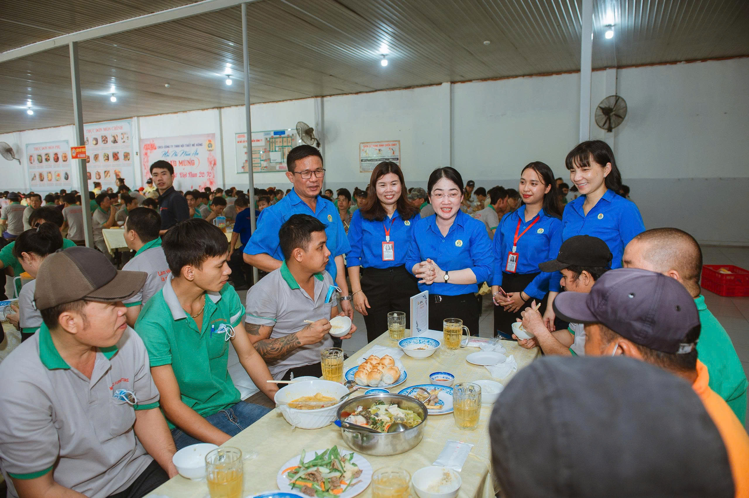 Hấp dẫn đo&agrave;n vi&ecirc;n bằng ph&uacute;c lợi - Ảnh 1.