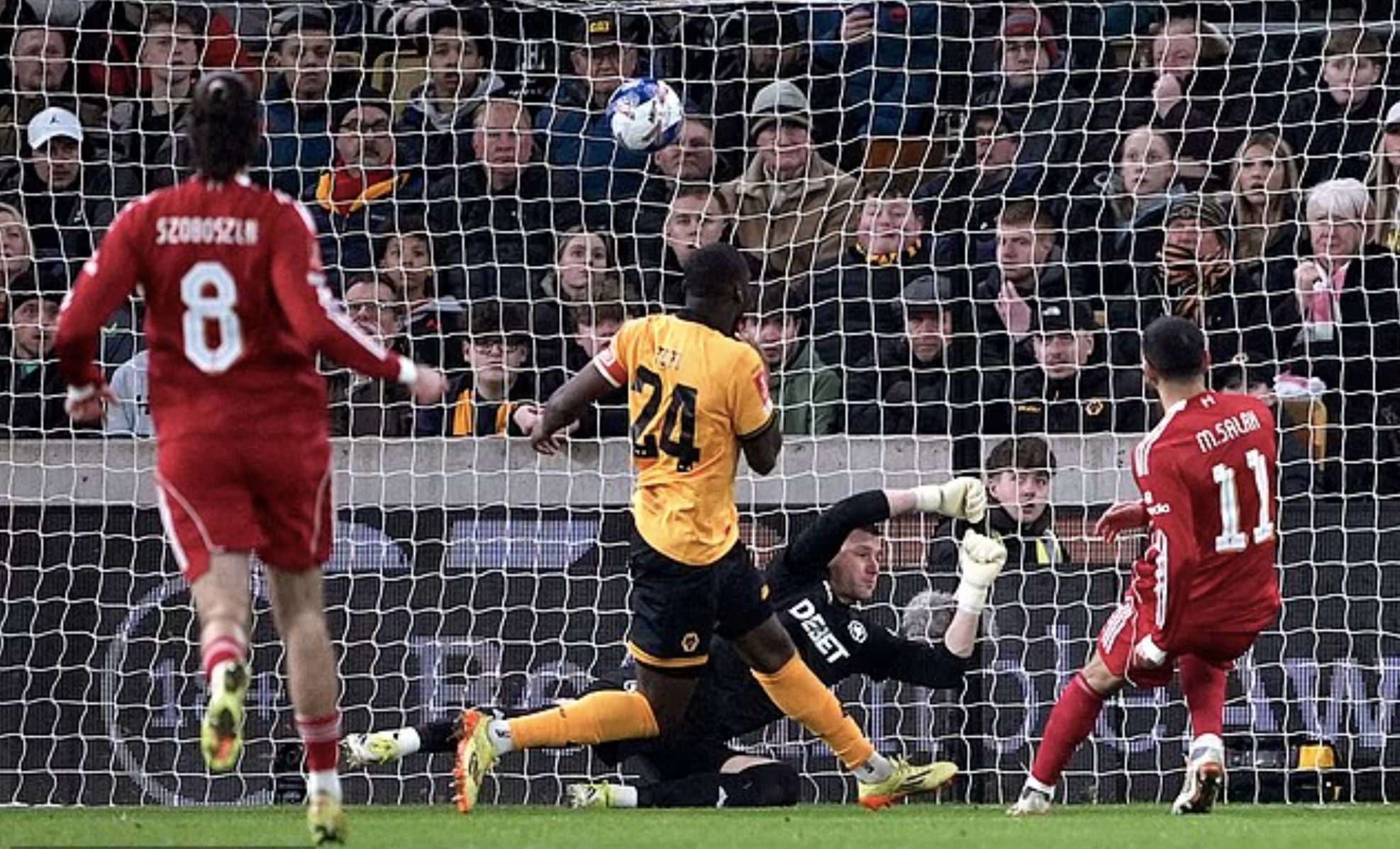 Đ&ograve;i nợ th&agrave;nh c&ocirc;ng Wolverhampton, Liverpool b&ugrave;ng nổ v&agrave;o tứ kết FA Cup - Ảnh 4.