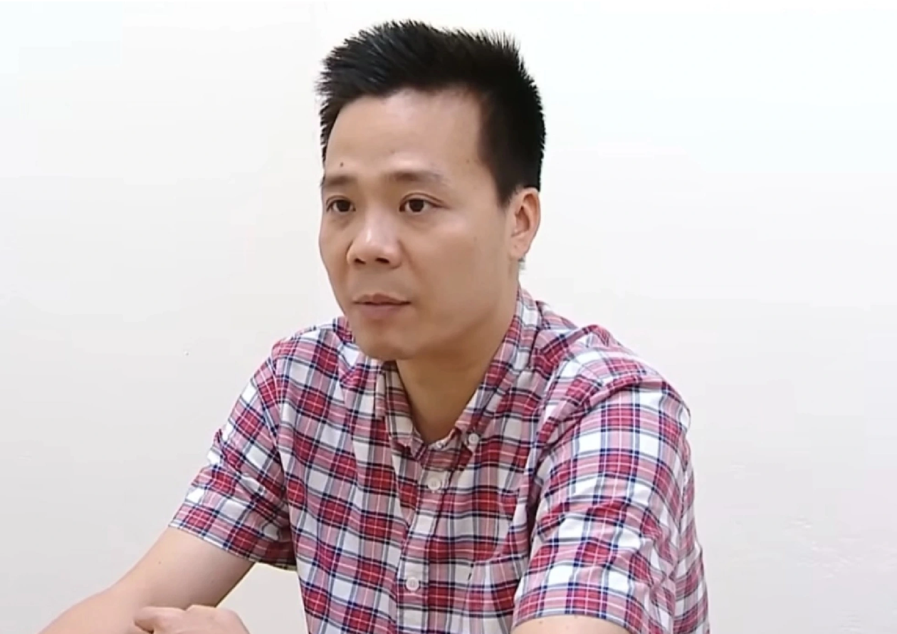 Cựu cảnh sát báo tin cho "ông trùm" sản xuất thực phẩm chức năng giả để nhận 30 triệu đồng - Ảnh 1.