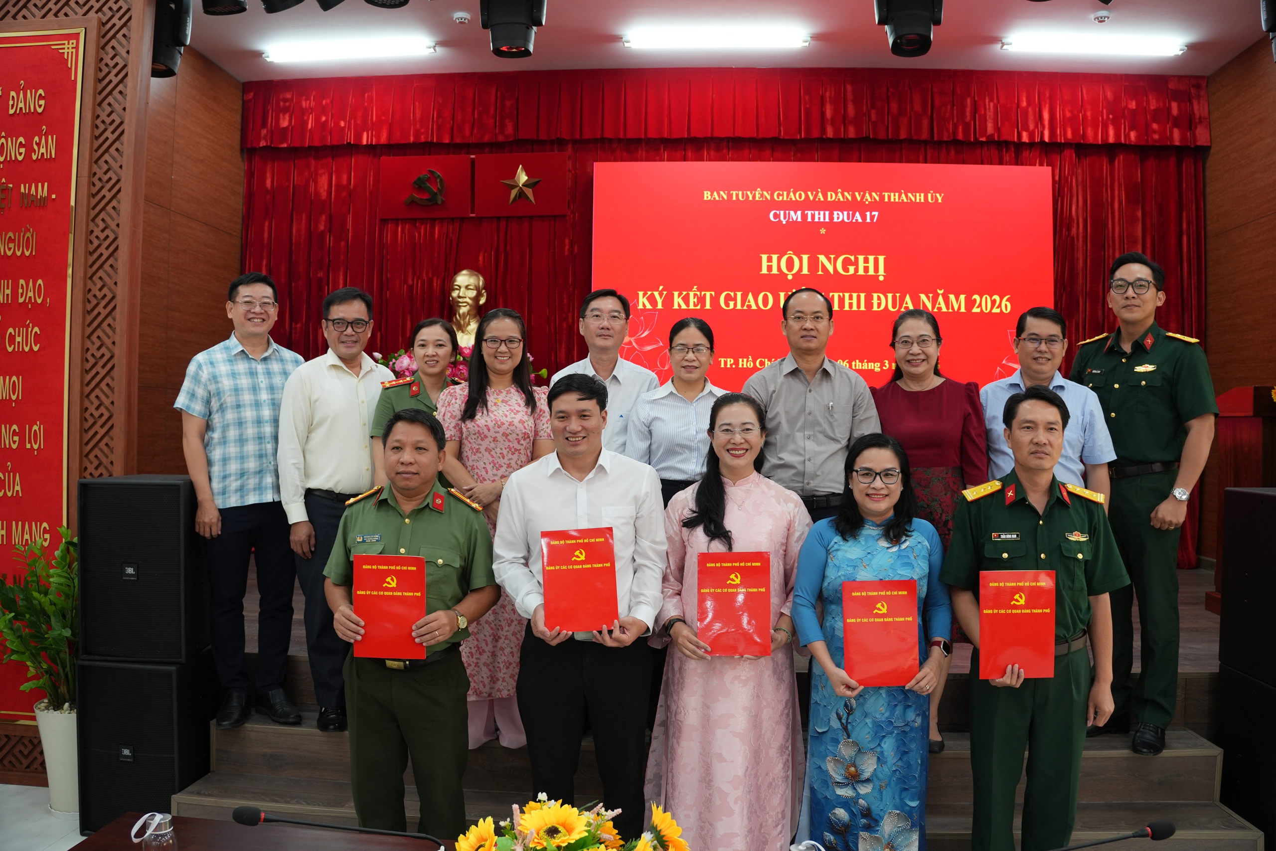 Cụm thi đua 17 - Ban Tuy&ecirc;n gi&aacute;o v&agrave; D&acirc;n vận Th&agrave;nh ủy TPHCM k&yacute; kết giao ước thi đua năm 2026 - Ảnh 2.