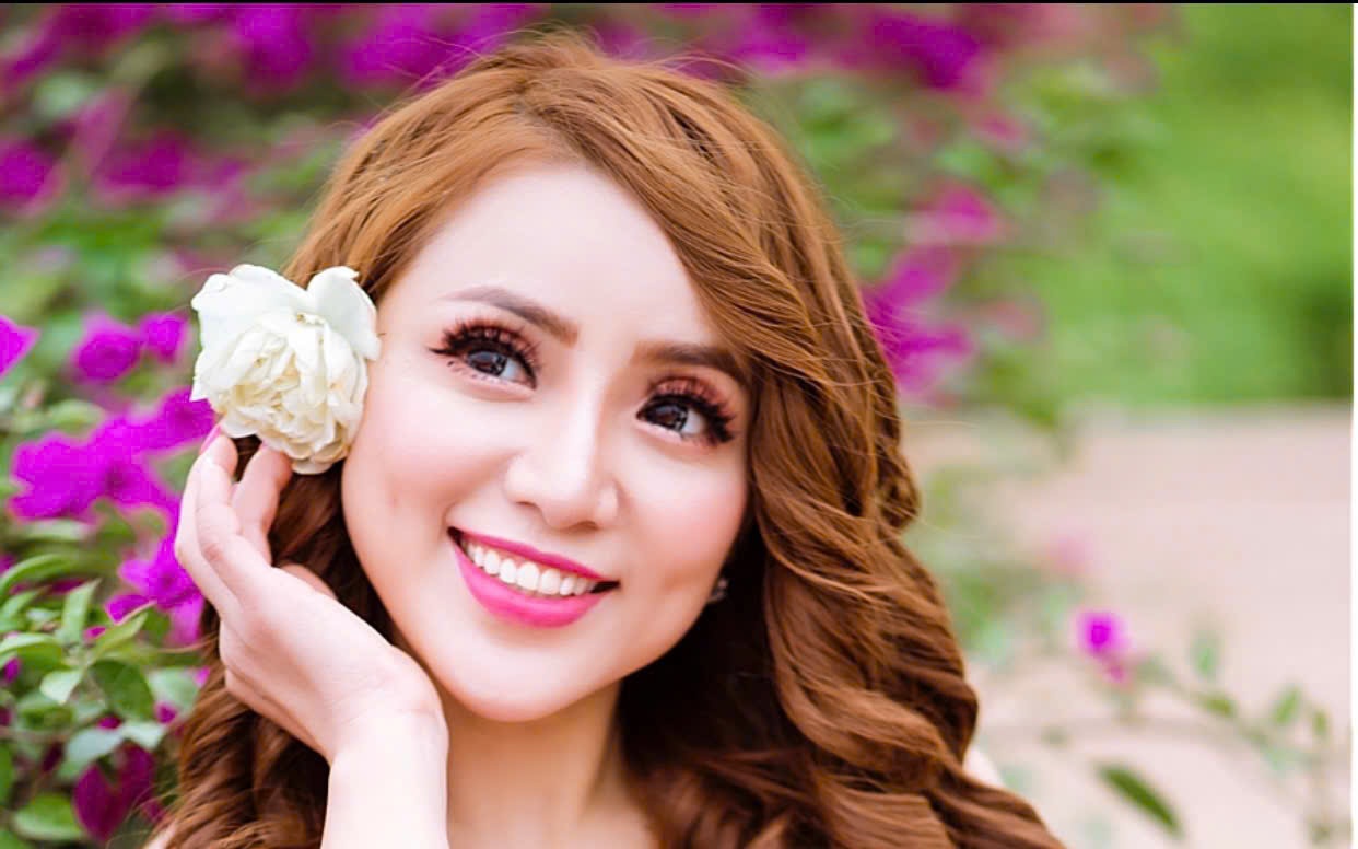 Hoa hậu Jenny Tuyến diện váy hoa khoe vẻ đẹp ngọt ngào