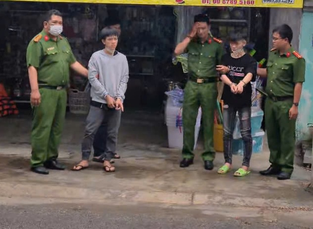Nóng: Bắt 2 nghi phạm vụ sát hại người đàn ông ở Tây Nha Trang - Ảnh 1.